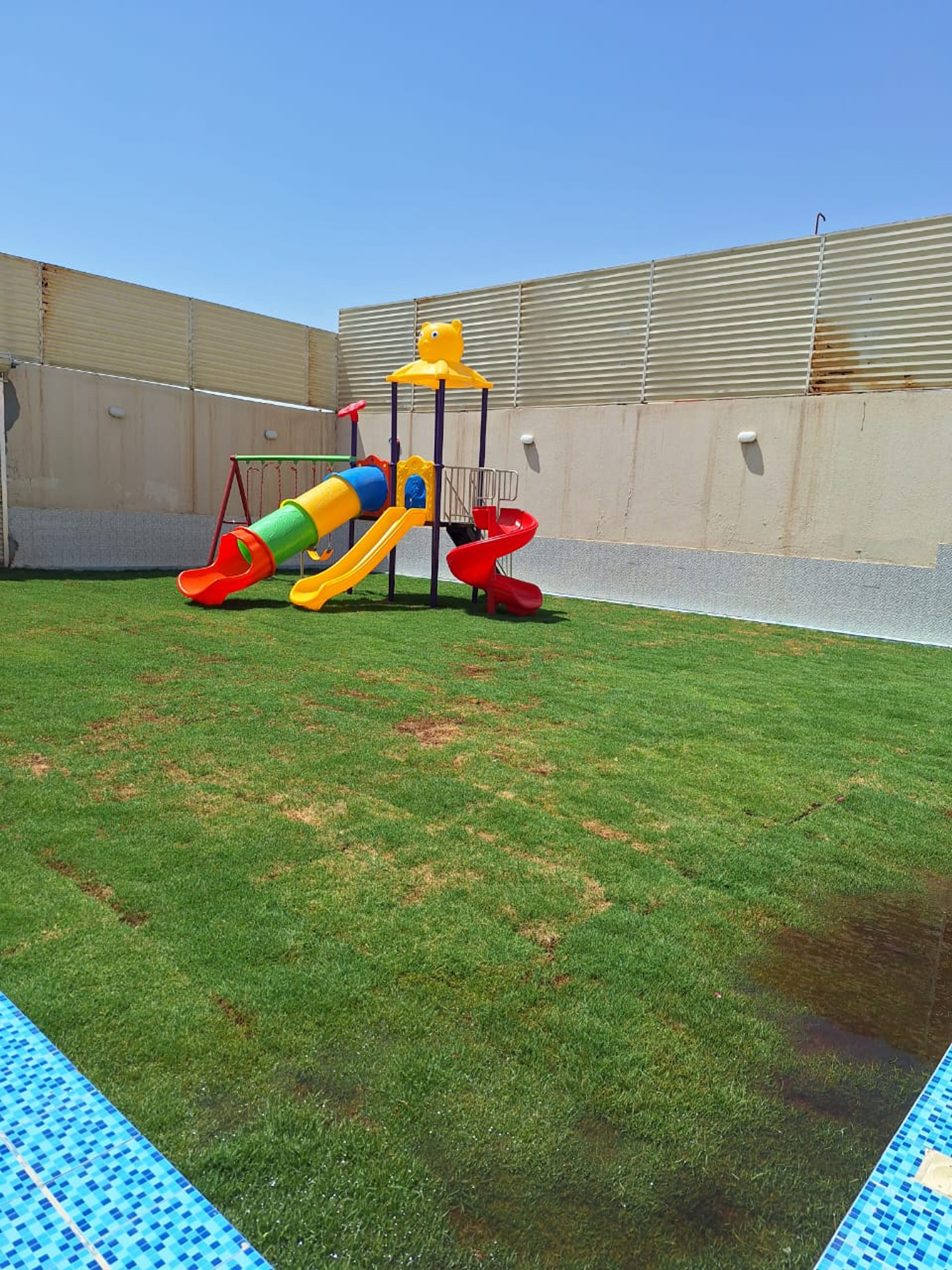https://img.gathern.co/1400x0/1/lrHuQZOacI195EIJNo27XU4o4QrS70uW.jpg