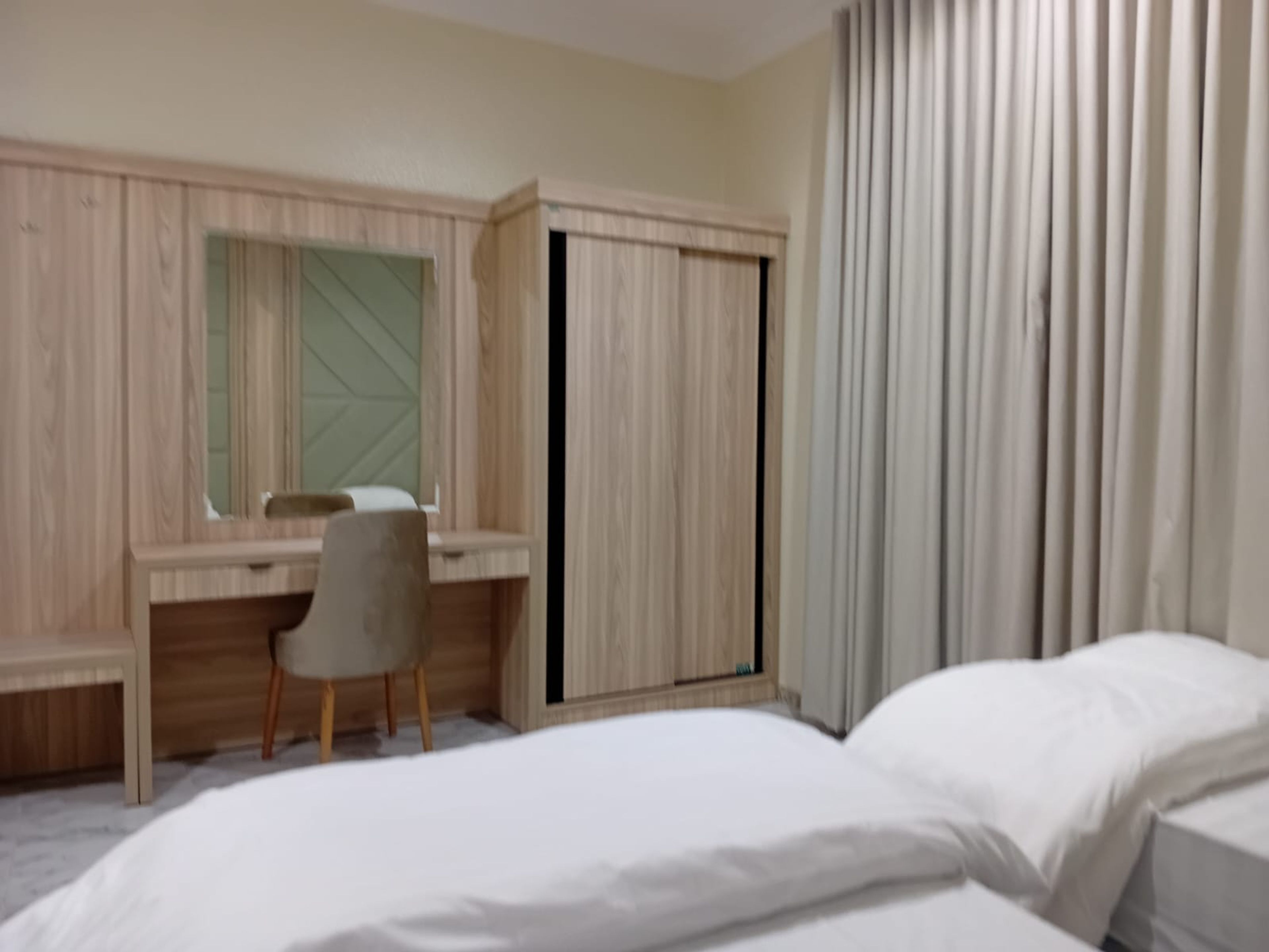 https://img.gathern.co/1024x0/1/ly4A-eYco4NmKwN-RPBMsfI0DMNfJi9N.jpg