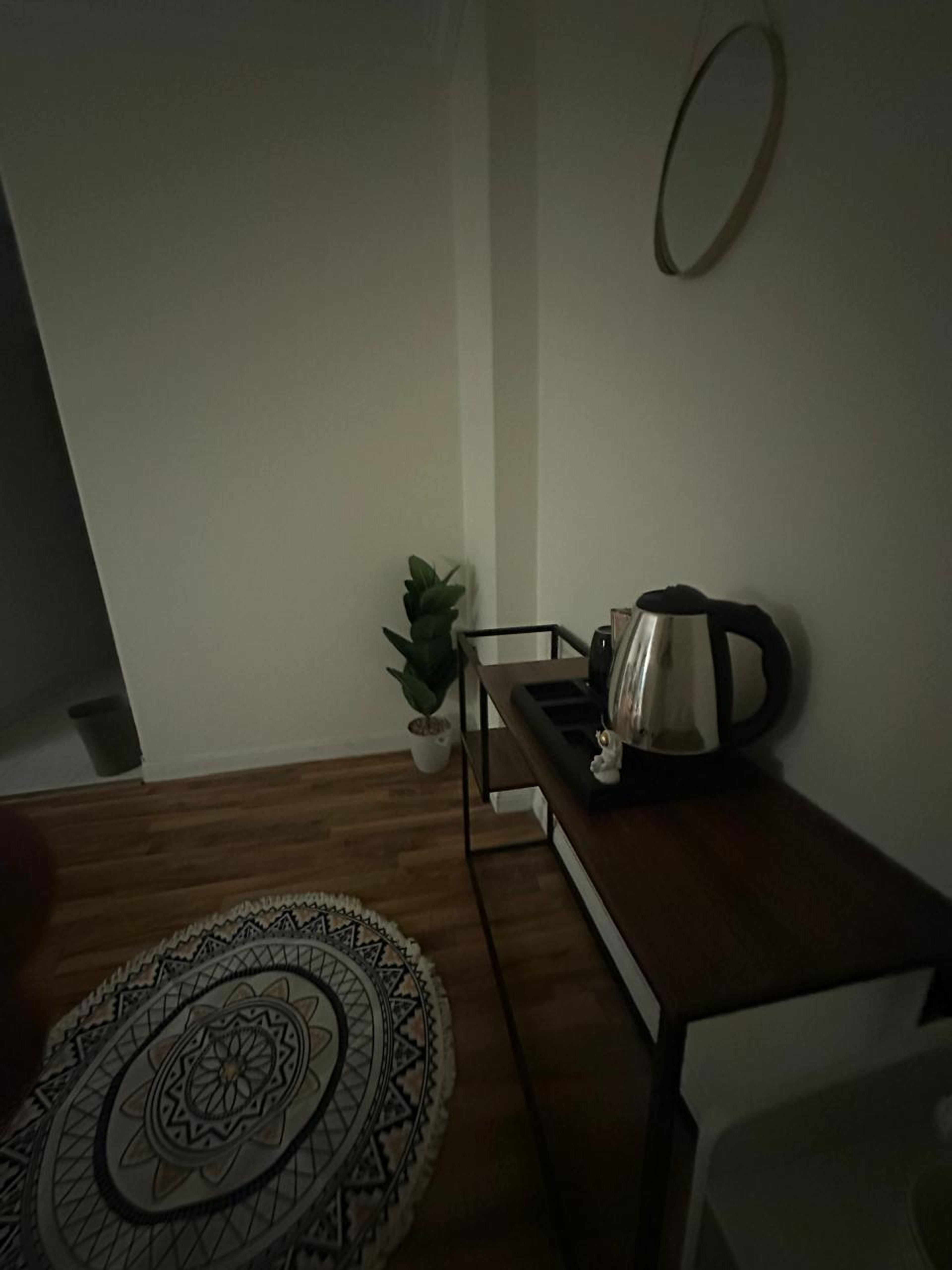 https://img.gathern.co/1400x0/1/m4GLjG6dl_AL7hoNn67EW5rd4jwoa7sD.jpeg
