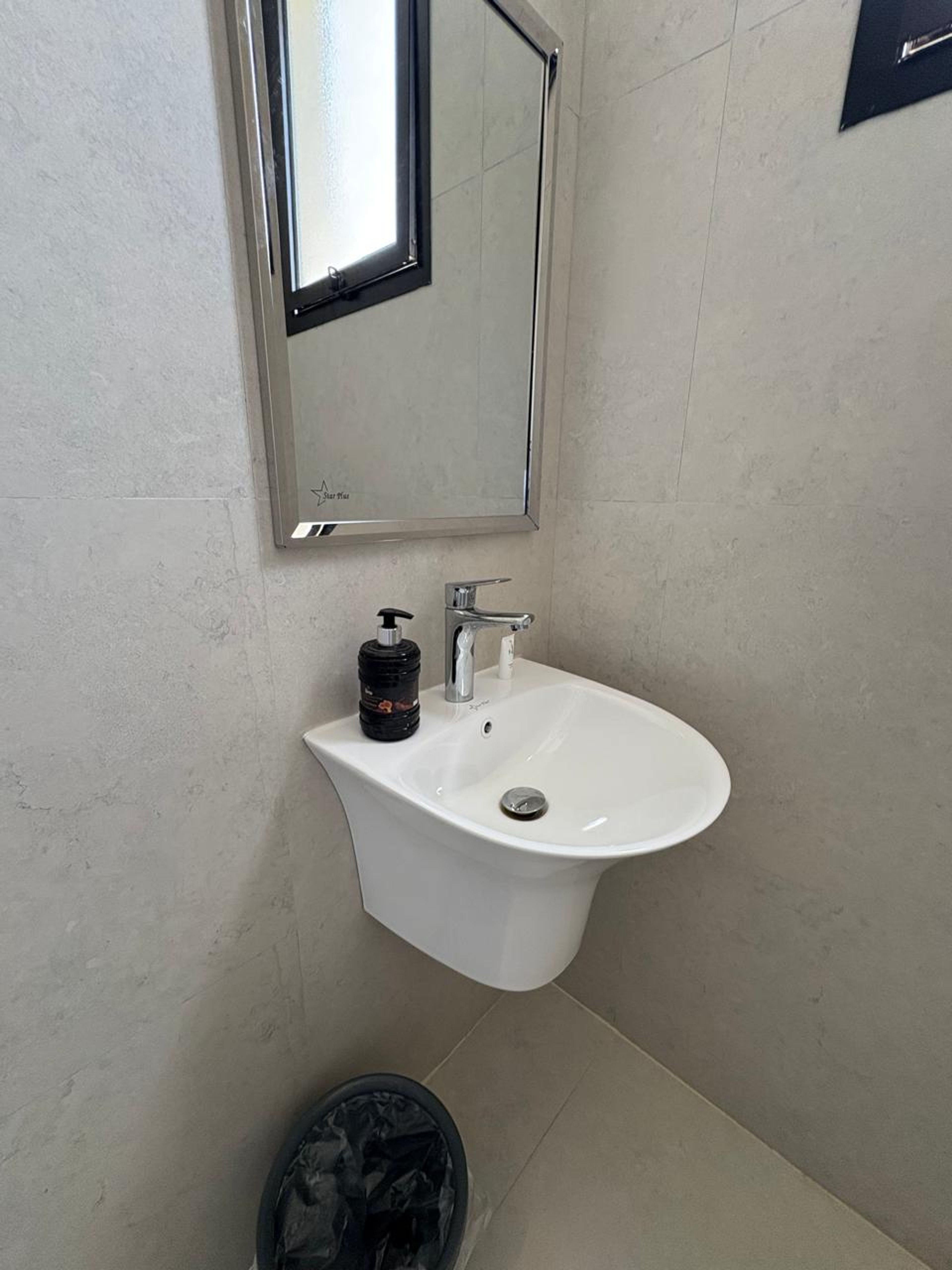 https://img.gathern.co/1400x0/1/m6srJAXooKWXumwf3Ovxz_lf60l0ktO3.jpg