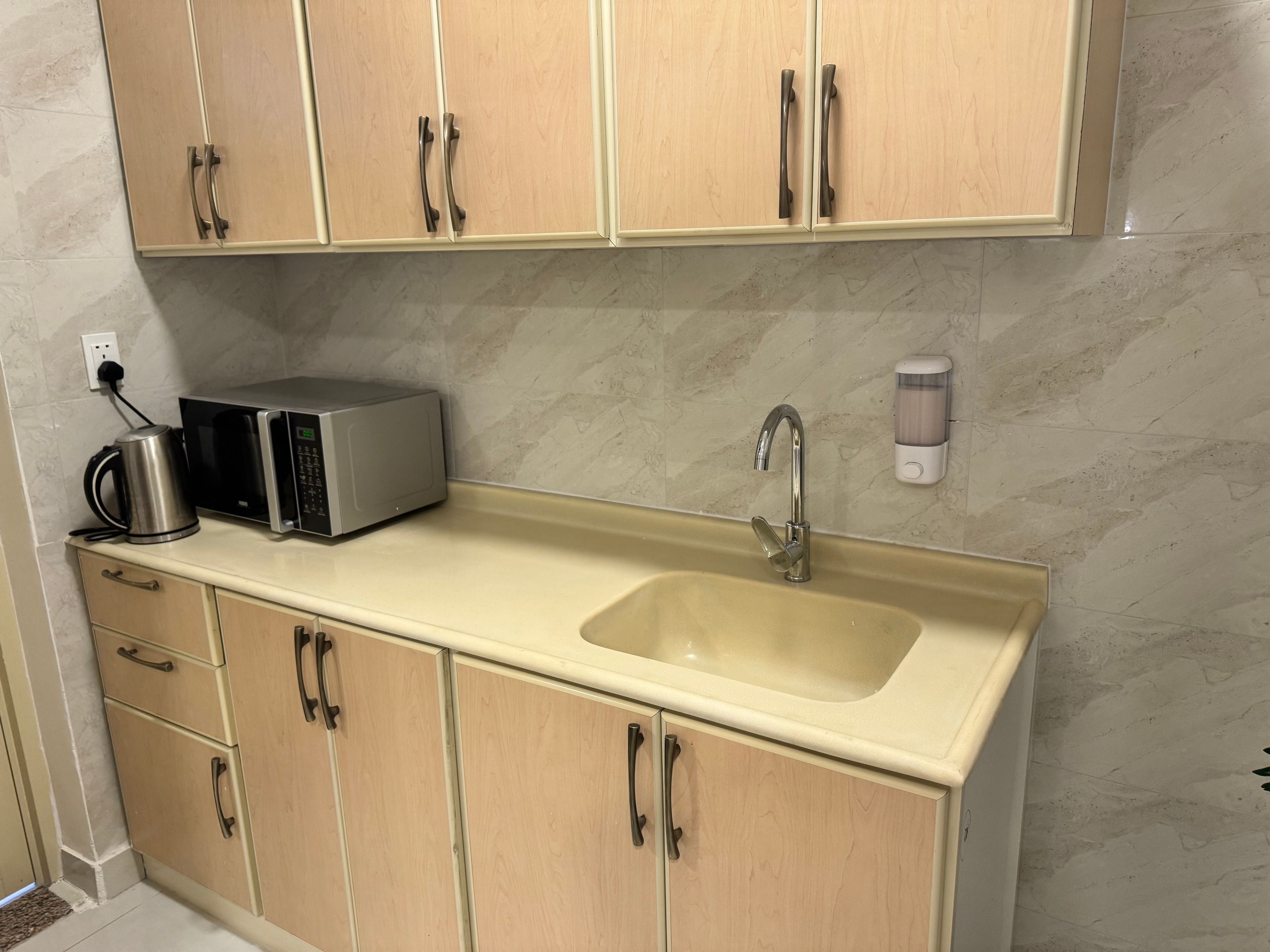 https://img.gathern.co/1400x0/1/mRbGXIElkVt8ARuuEvjfnt76m97Bz0HQ.jpeg