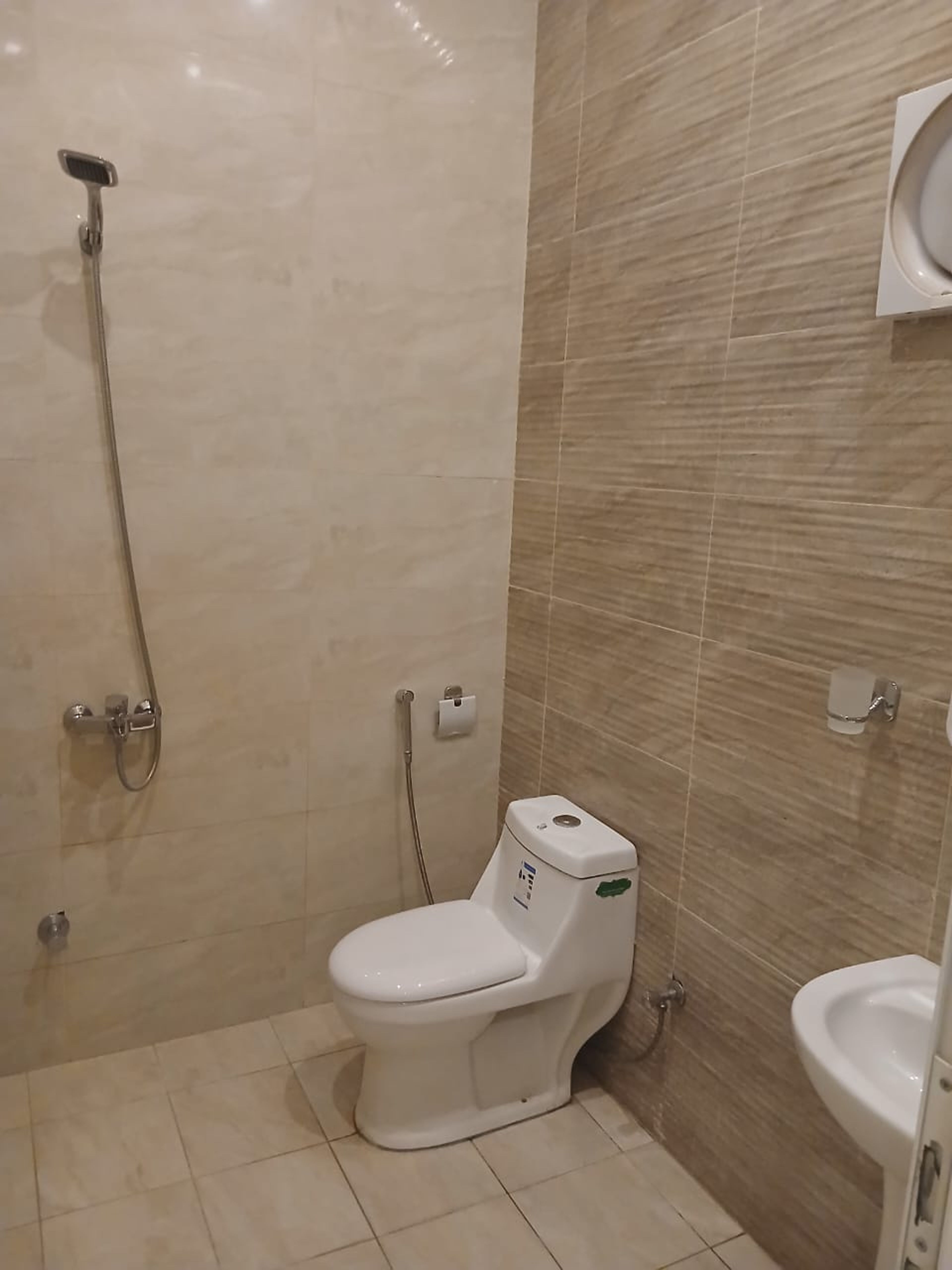 https://img.gathern.co/1400x0/1/mRuzXr_e_kcHbAfwICBSKclgsWip8myU.jpeg