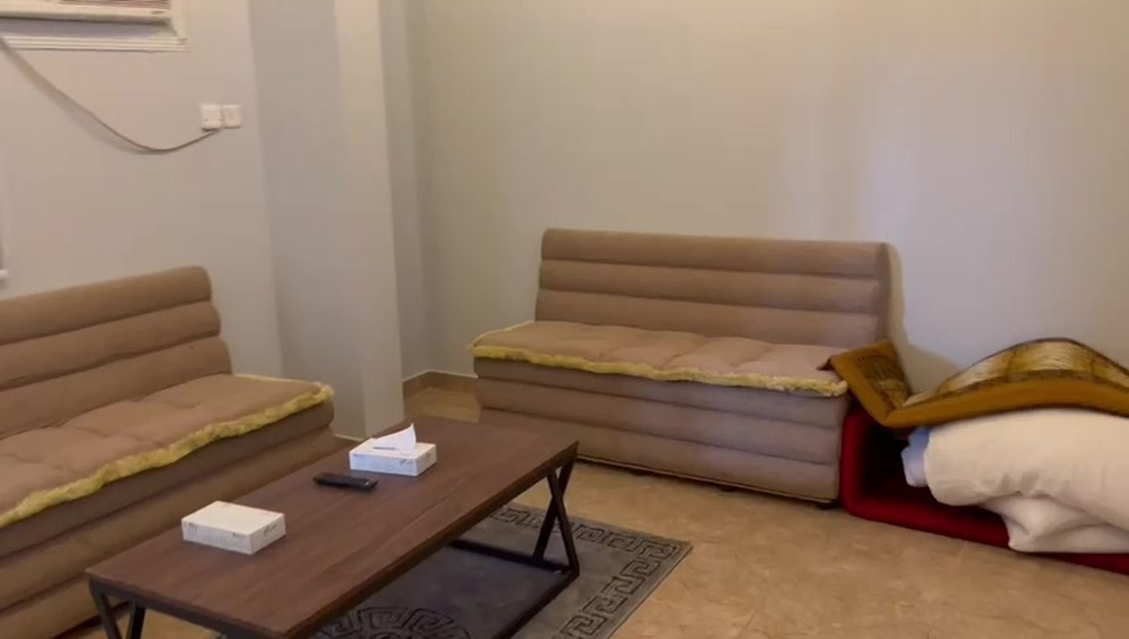 https://img.gathern.co/1400x0/1/mWerbjiWEcNo8MTuzUy8iM96QAnNXAw4.jpeg