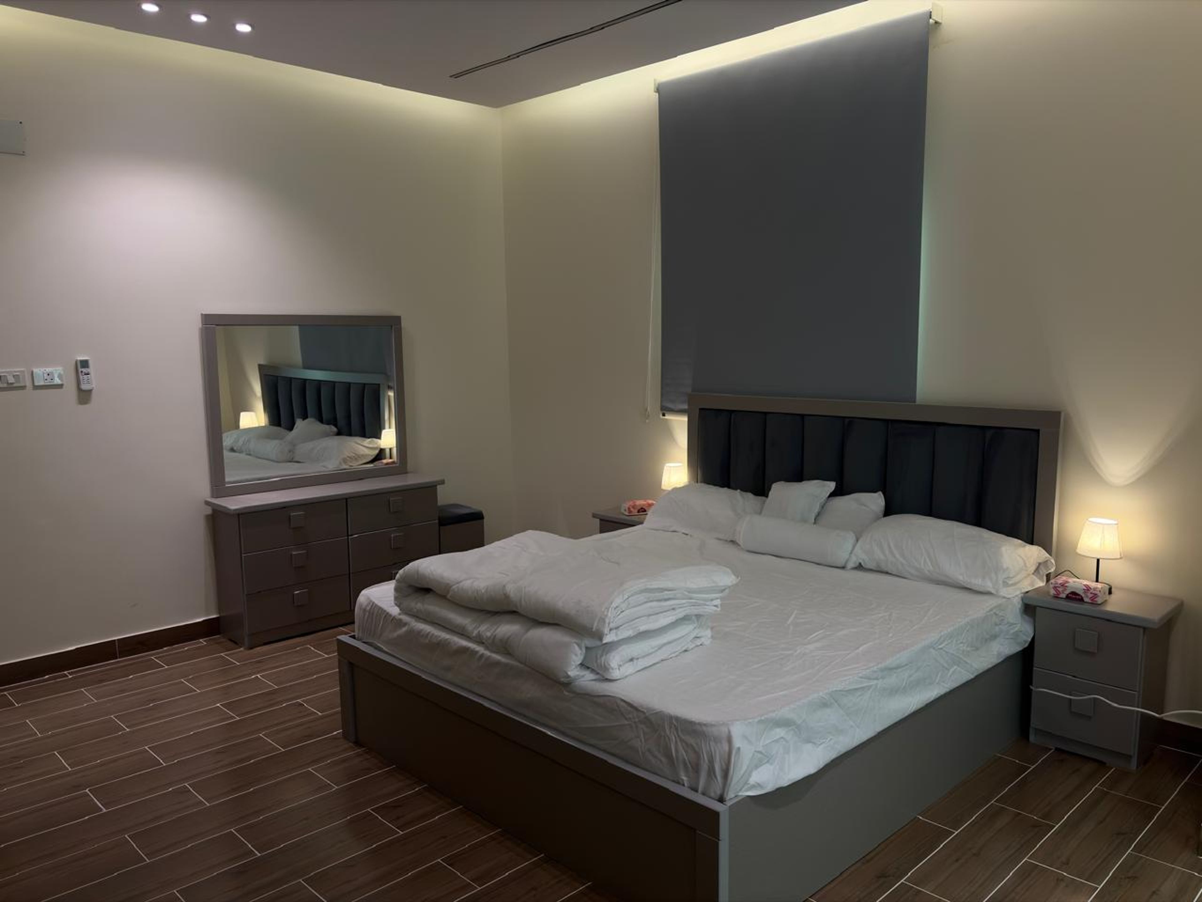 https://img.gathern.co/1400x0/1/mdS-VXdGRVCBfM3O3bC6ba82KqPOgSlr.jpeg