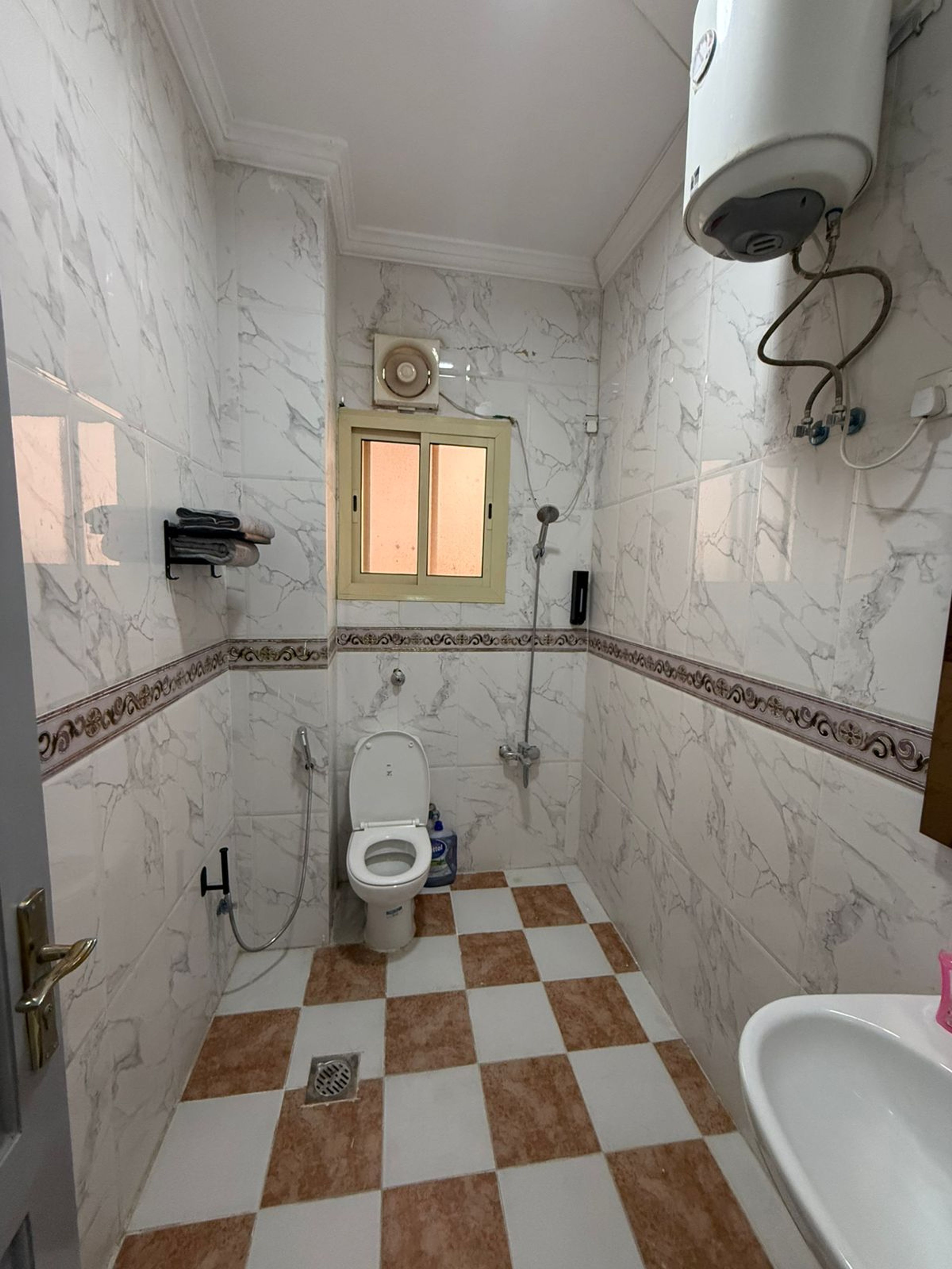 https://img.gathern.co/1400x0/1/mdaakpiYSt919qno10tWG8uqXWdfmgPm.jpeg