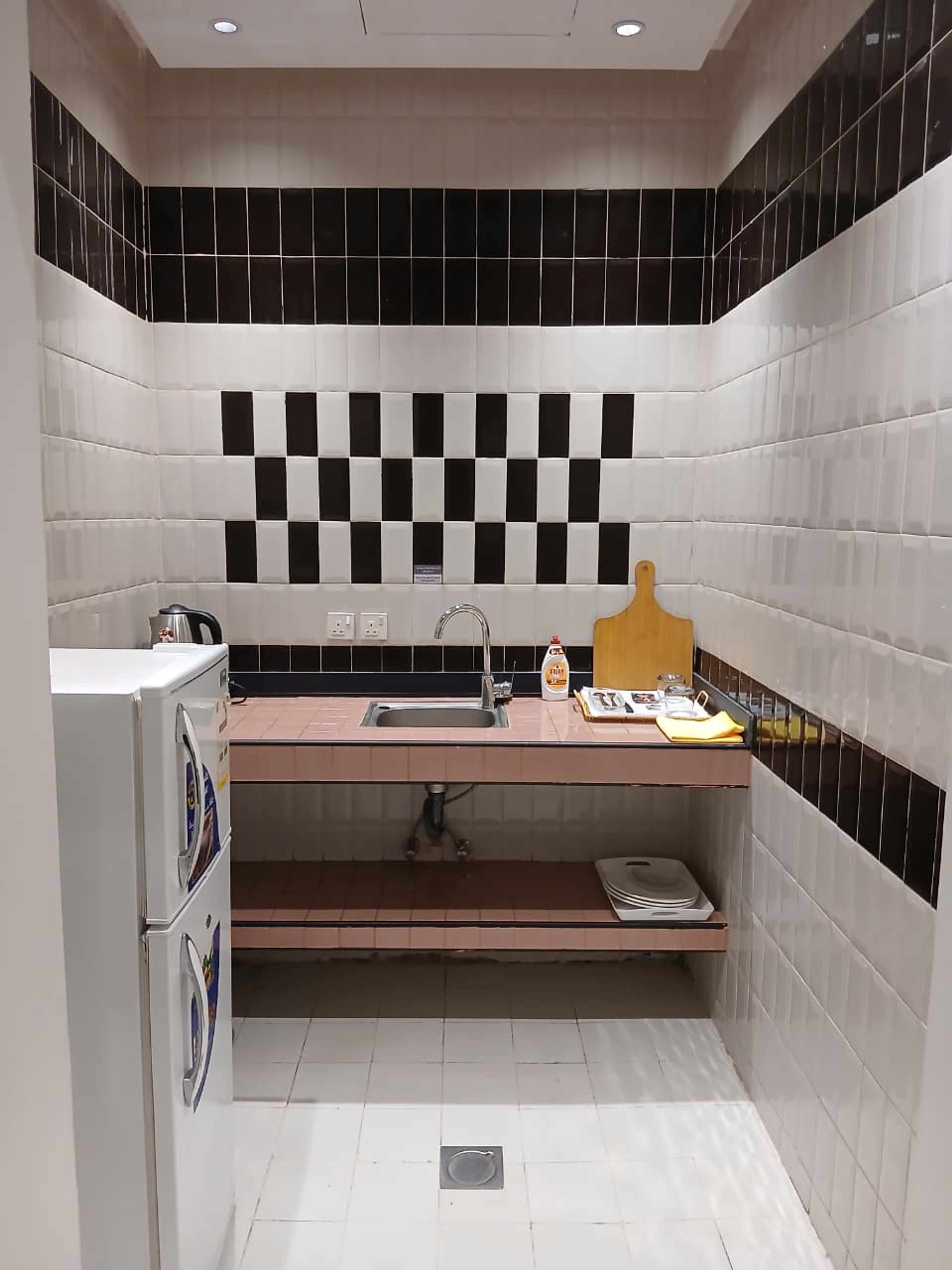 https://img.gathern.co/1024x0/1/mfWO6G95sYHjyTtKzmLtOwdWRbjPpDIS.jpg