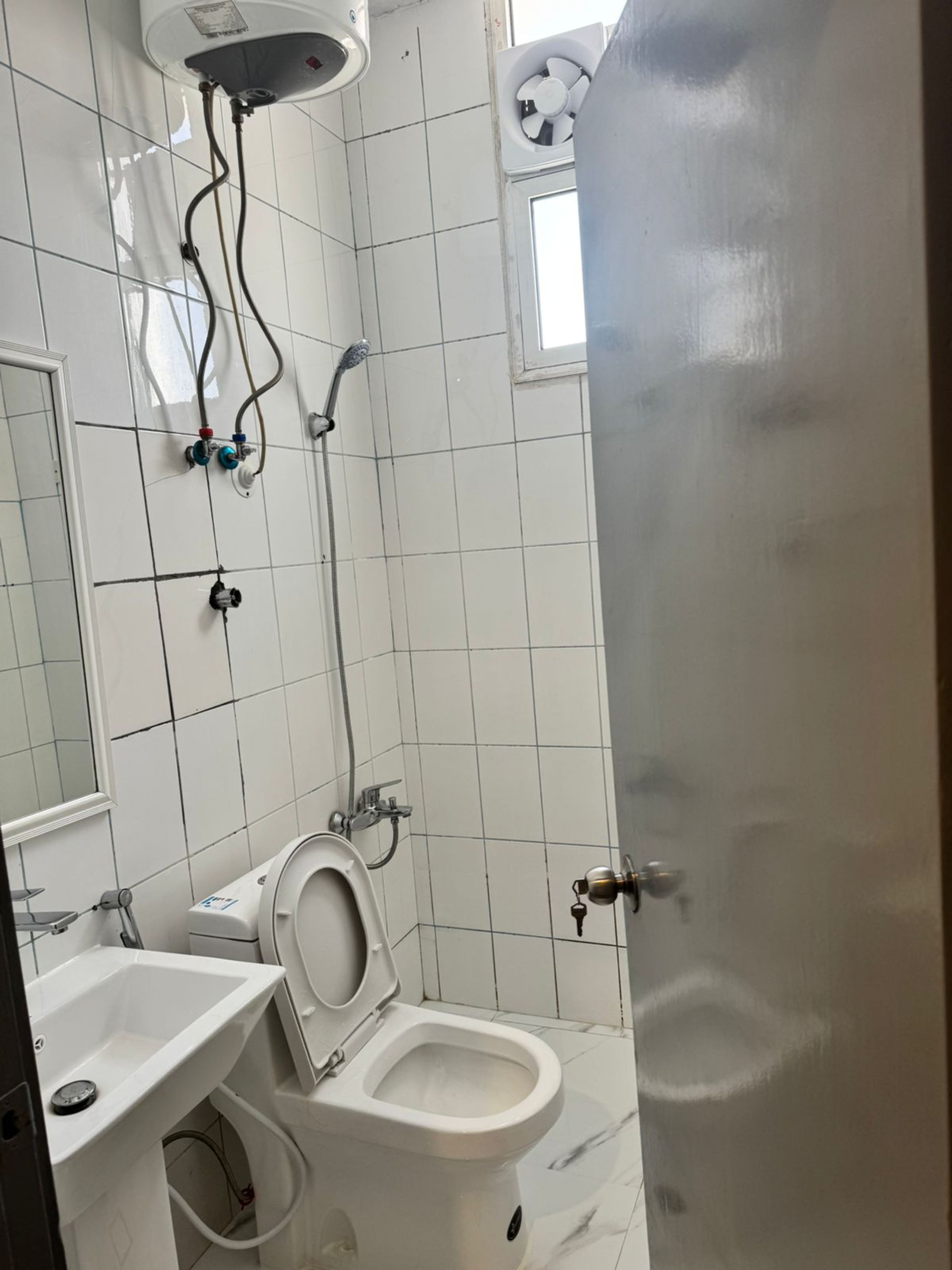 https://img.gathern.co/1400x0/1/mhqjduokgREeZsUFGD_RClNbhyCOI9n_.jpeg