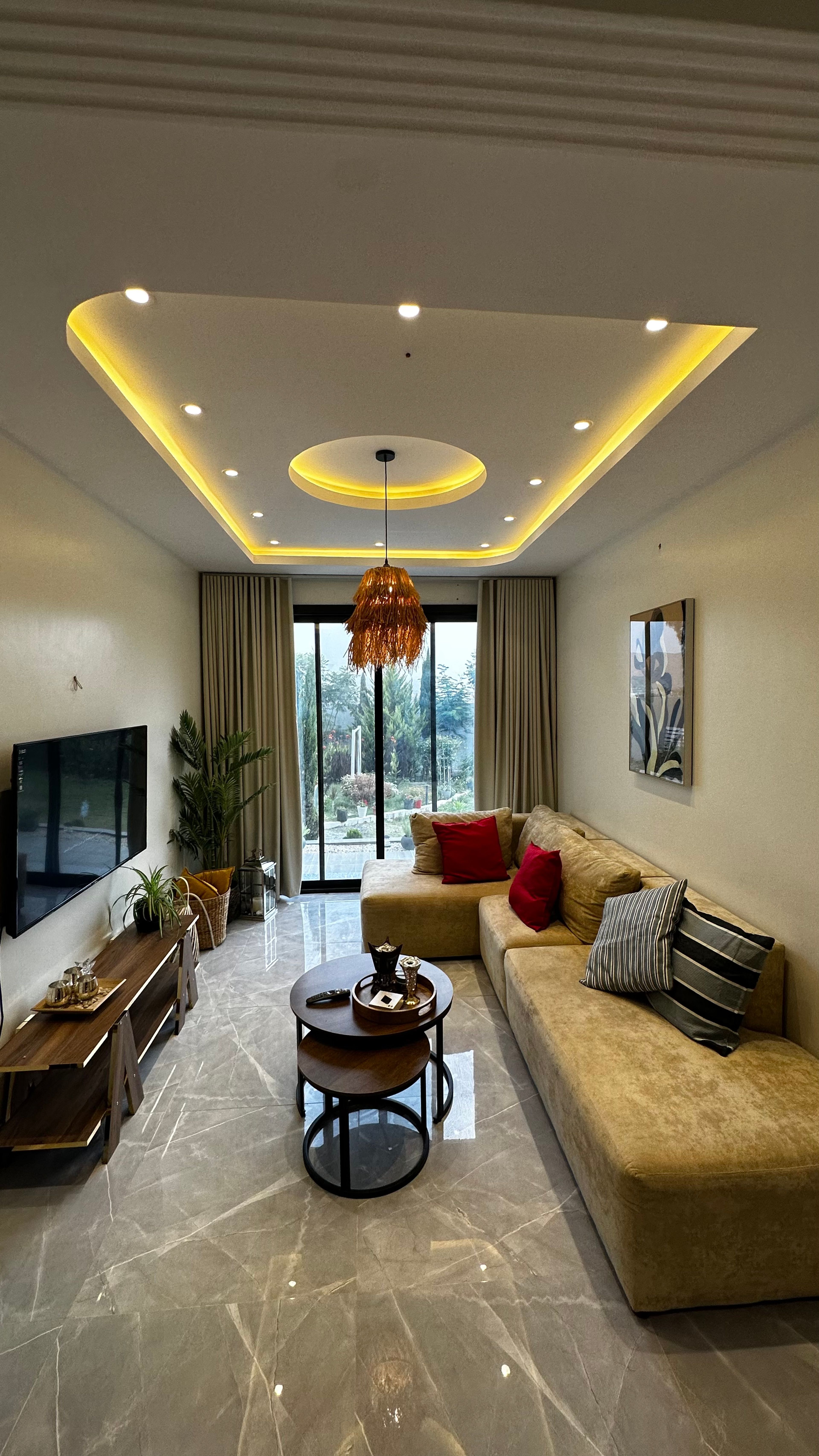 https://img.gathern.co/1400x0/1/n8uIwIlp6mH-MaZv75e3lj3Z60iFbCSB.jpg