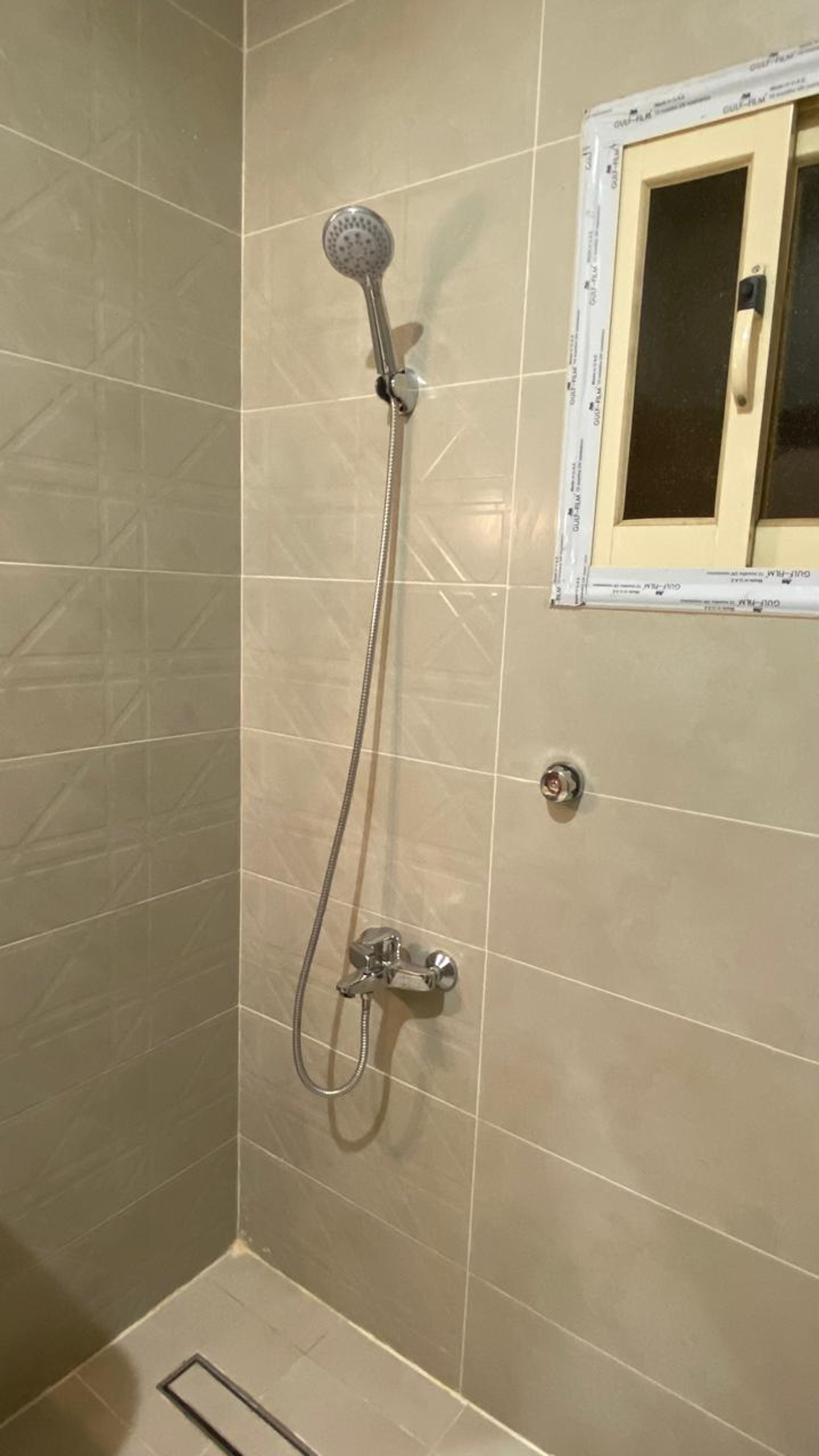 https://img.gathern.co/1400x0/1/nrsw7JiXjue-e-Rzfdm0pNQOPt6ASbXY.jpeg