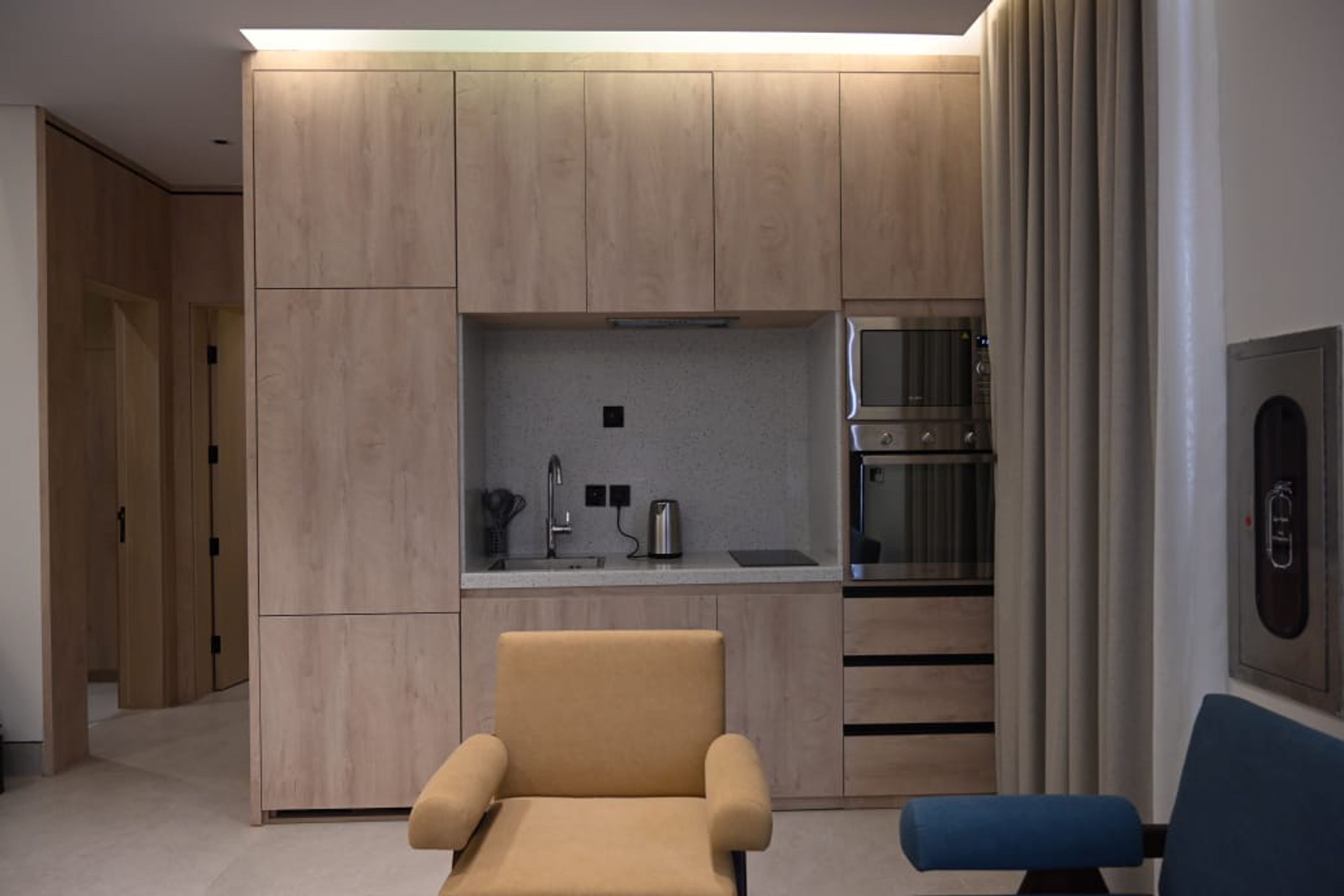 https://img.gathern.co/1400x0/1/nvdxFhx46I5FjhH4xo0CM5LTdV2shsjZ.jpg