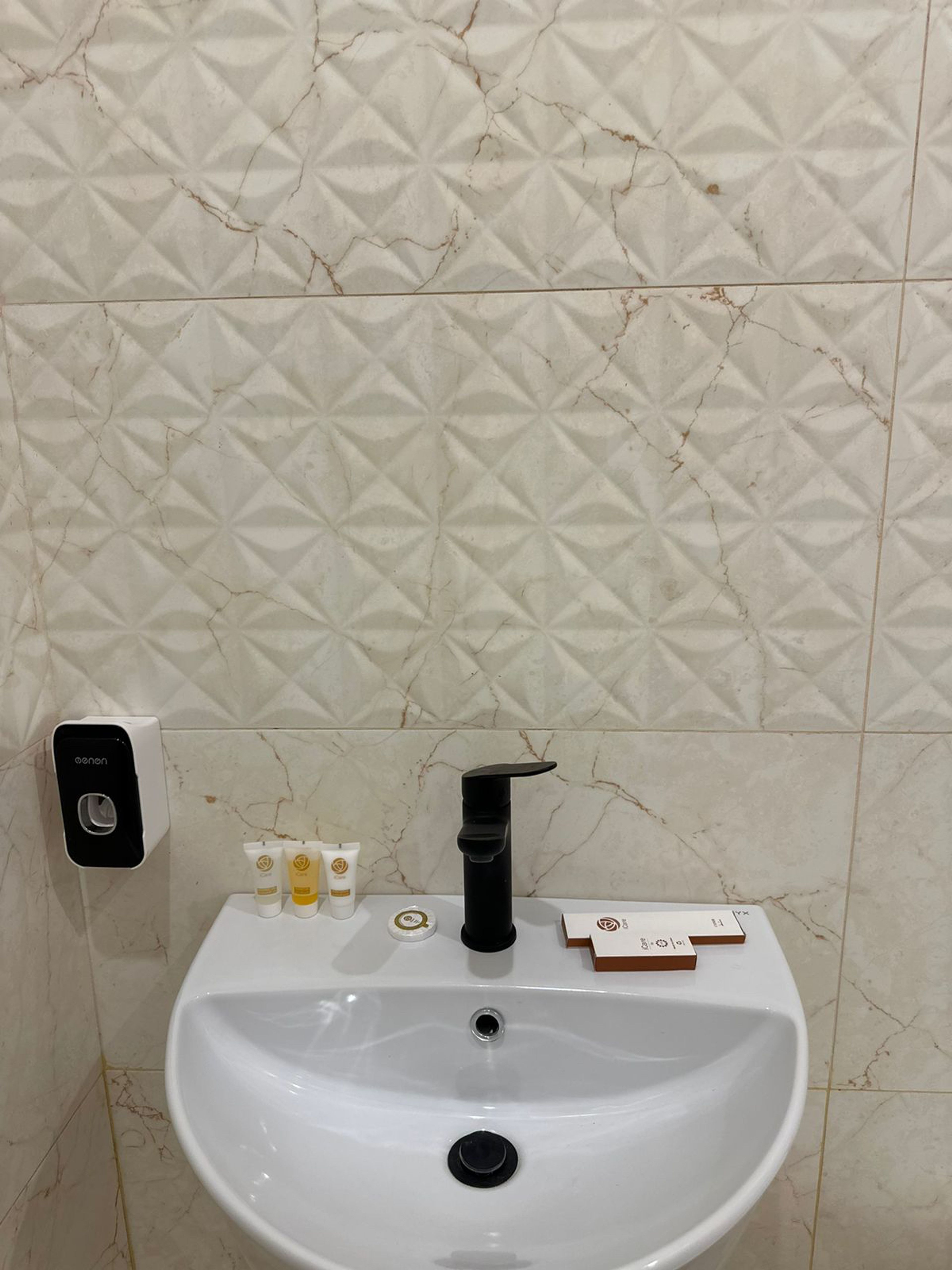 https://img.gathern.co/1400x0/1/nyasxG9CPPU7IzM7-4aoPRxT4ukJMcrk.jpg