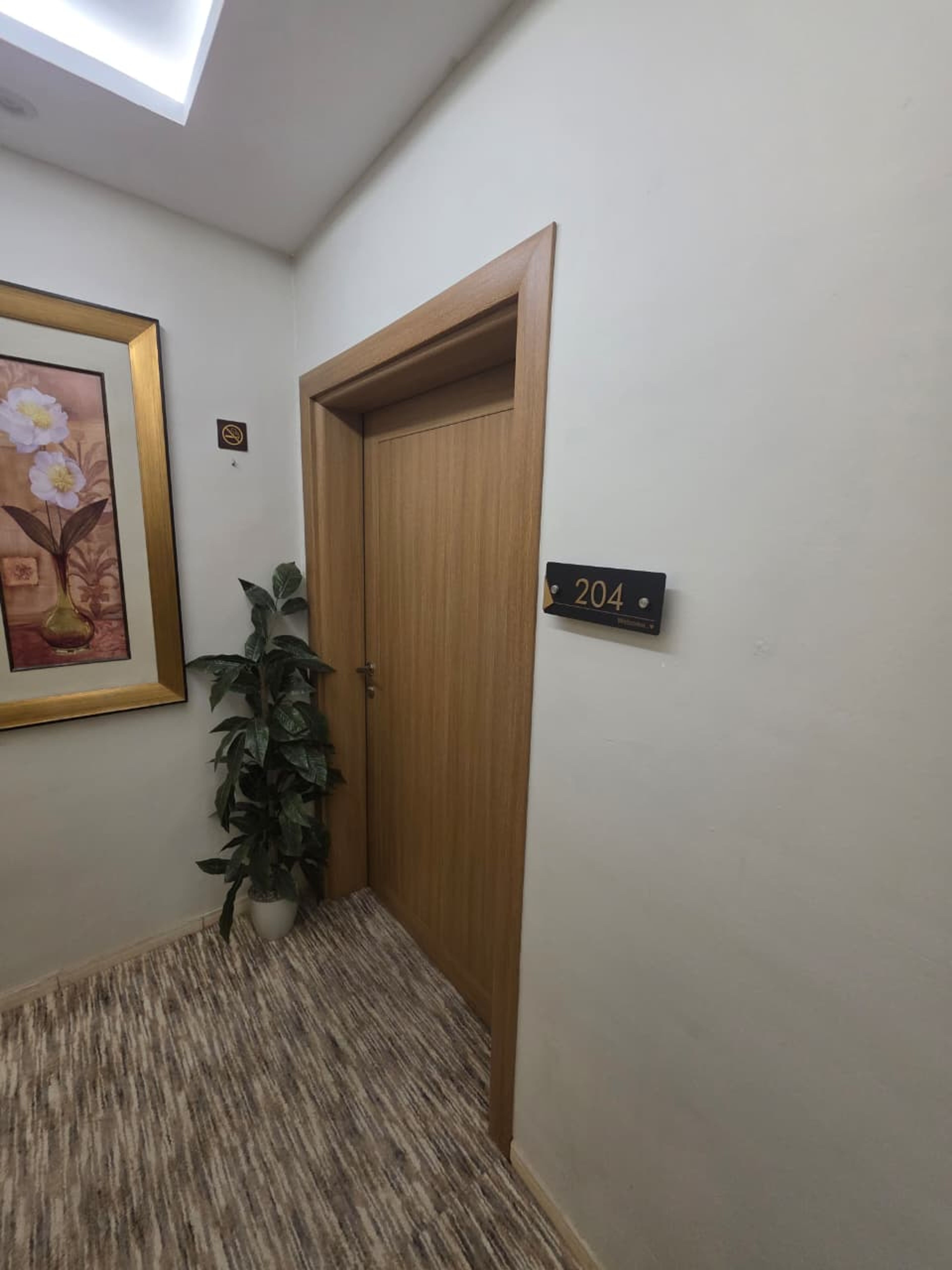 https://img.gathern.co/1400x0/1/oOjW0RbGVPu88-2BCYmbh0NFNdoebf2C.jpeg