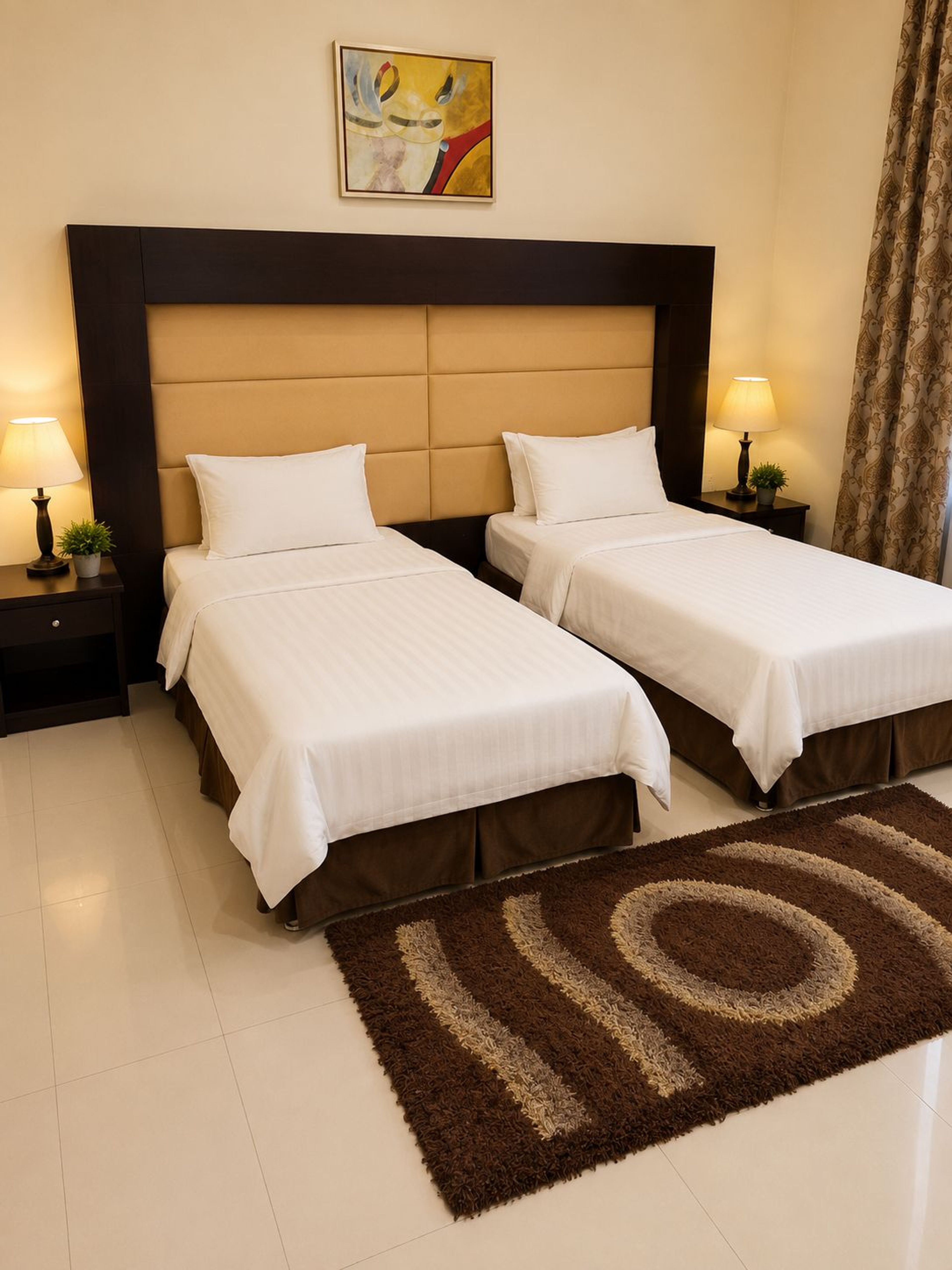 https://img.gathern.co/1024x0/1/oUeLWal2cz2qIj_tl2xS2r9LSzhGBpbz.jpeg