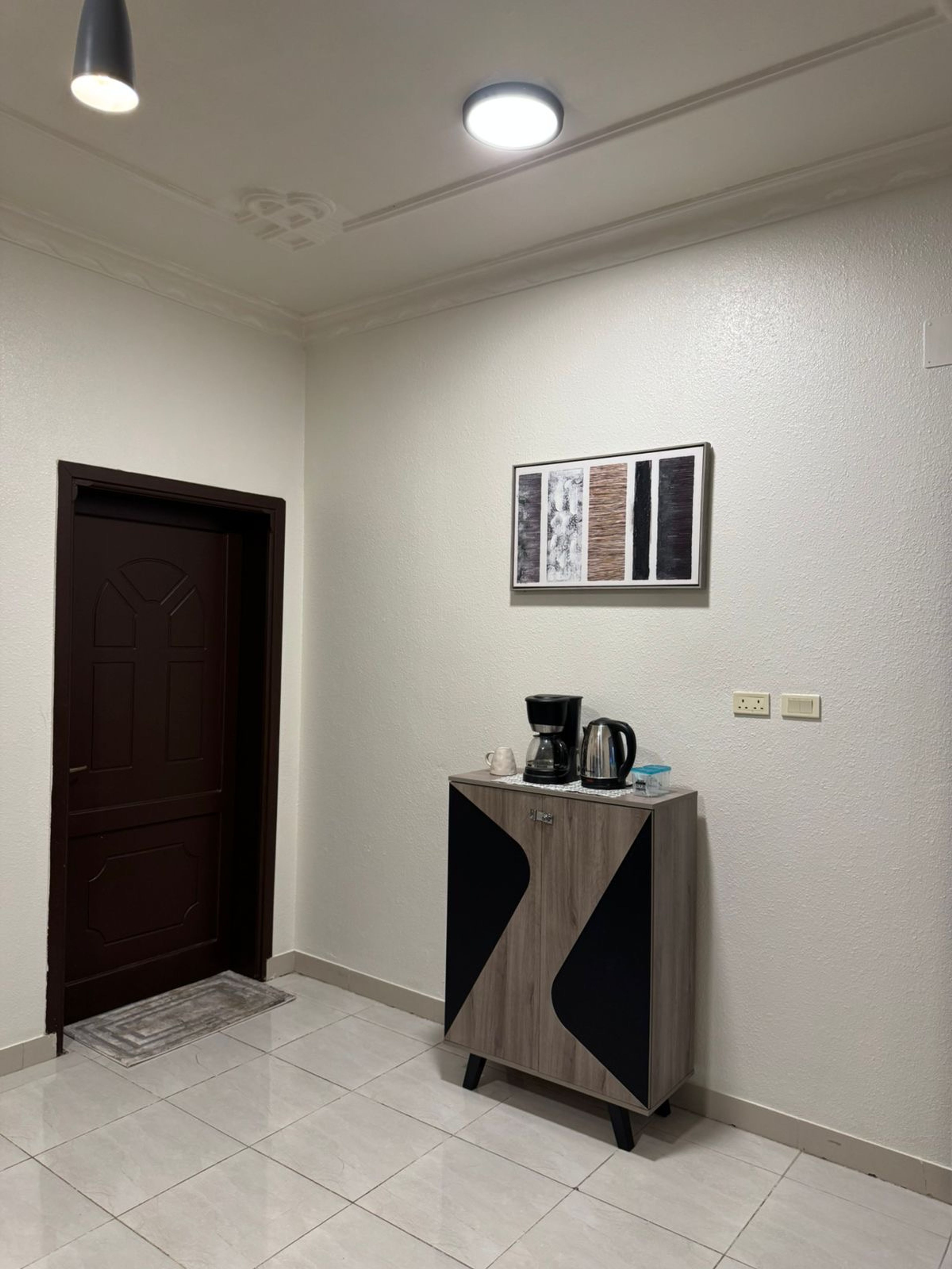 https://img.gathern.co/1400x0/1/ojaVfzHZVOxgPS7JGznS80WYTNy37HSe.jpg