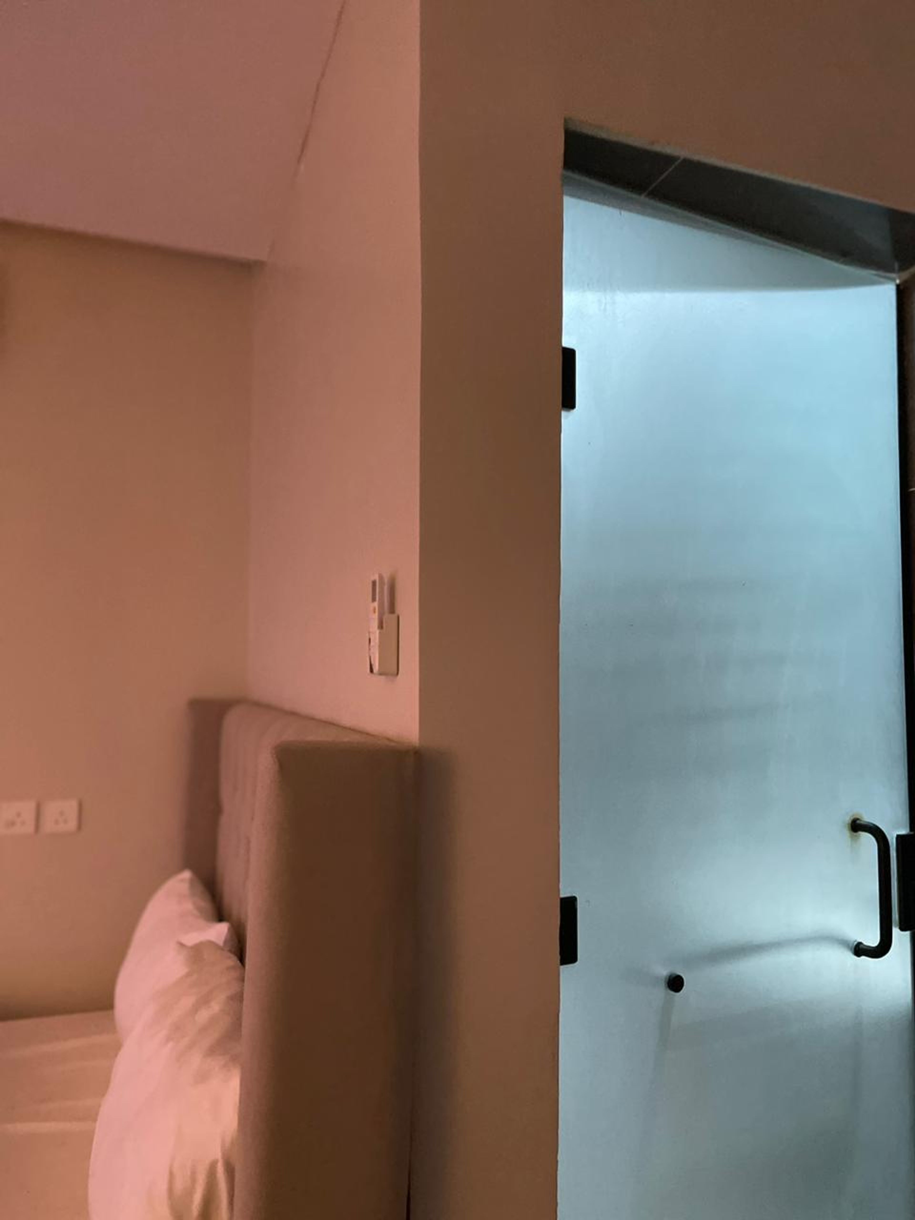 https://img.gathern.co/1400x0/1/olBLx3QwaHz_AsapBUfx3CfMZ7cIZj1y.jpeg