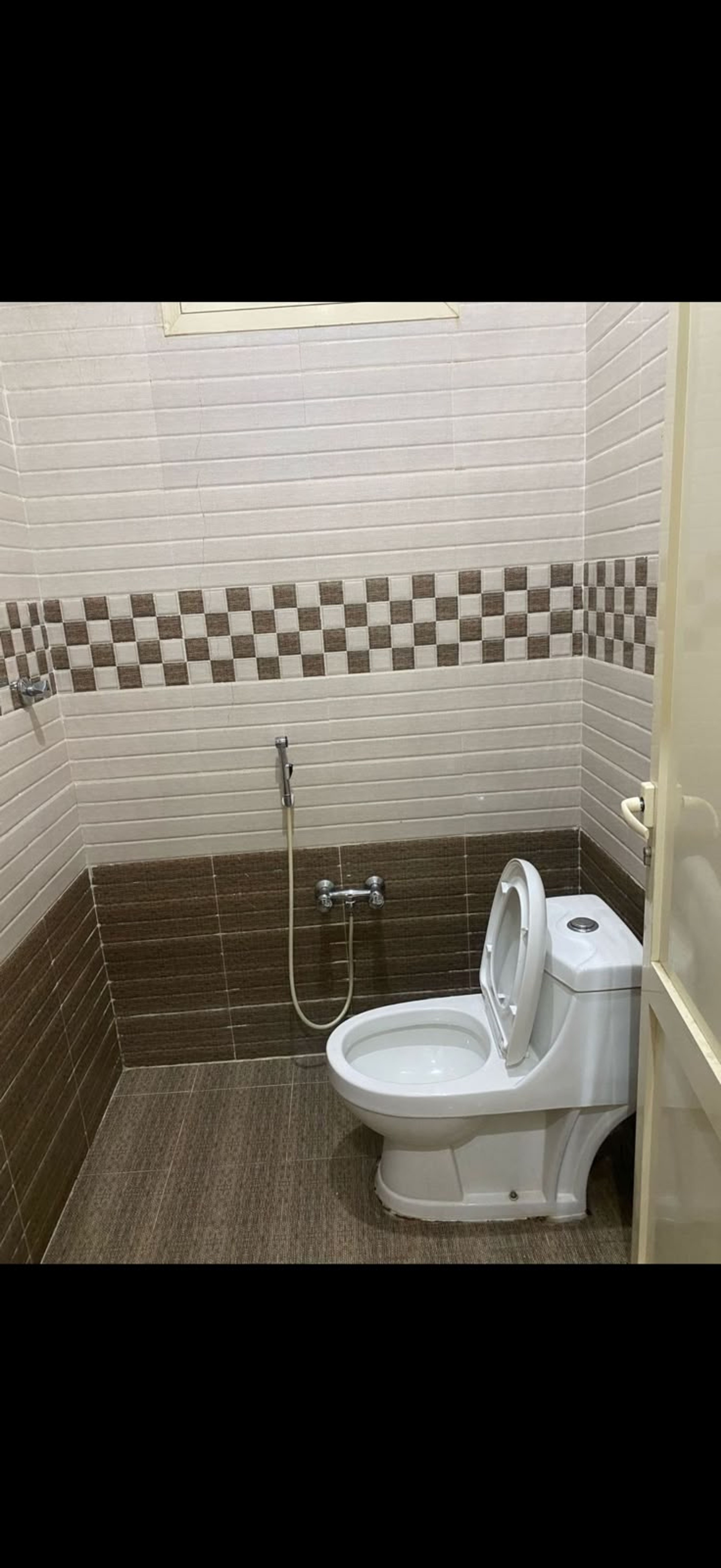 https://img.gathern.co/1024x0/1/onabNL5gUfBb1WTqefVfE1InOjKoIXi9.jpeg