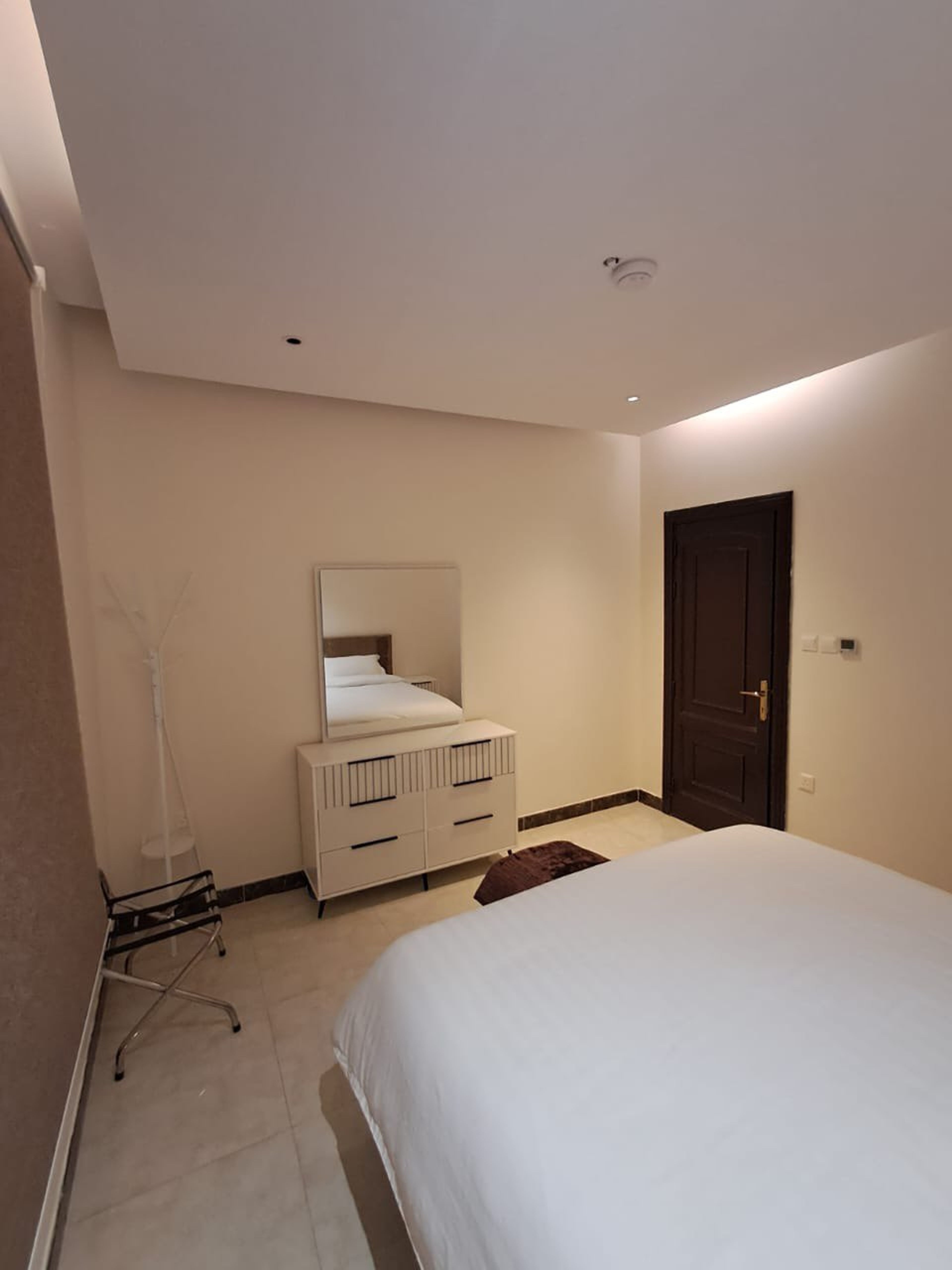 https://img.gathern.co/1400x0/1/oyLDXROiEHJ_fomXZUM0mvzUO8QW8RpV.jpg