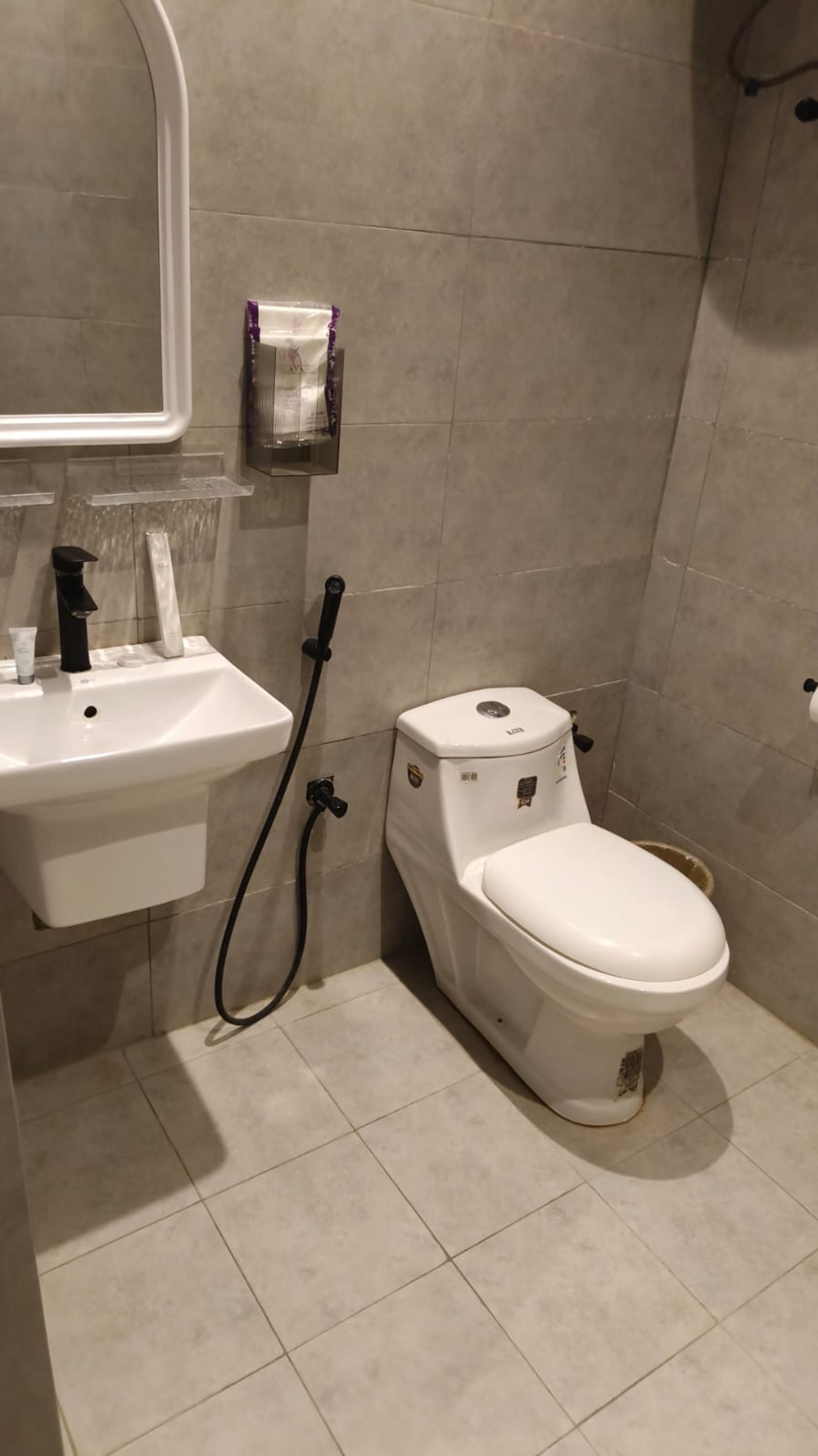 https://img.gathern.co/1024x0/1/p-Uet_i50yGbBhqcRcAh5foTzYvuP6tD.jpeg