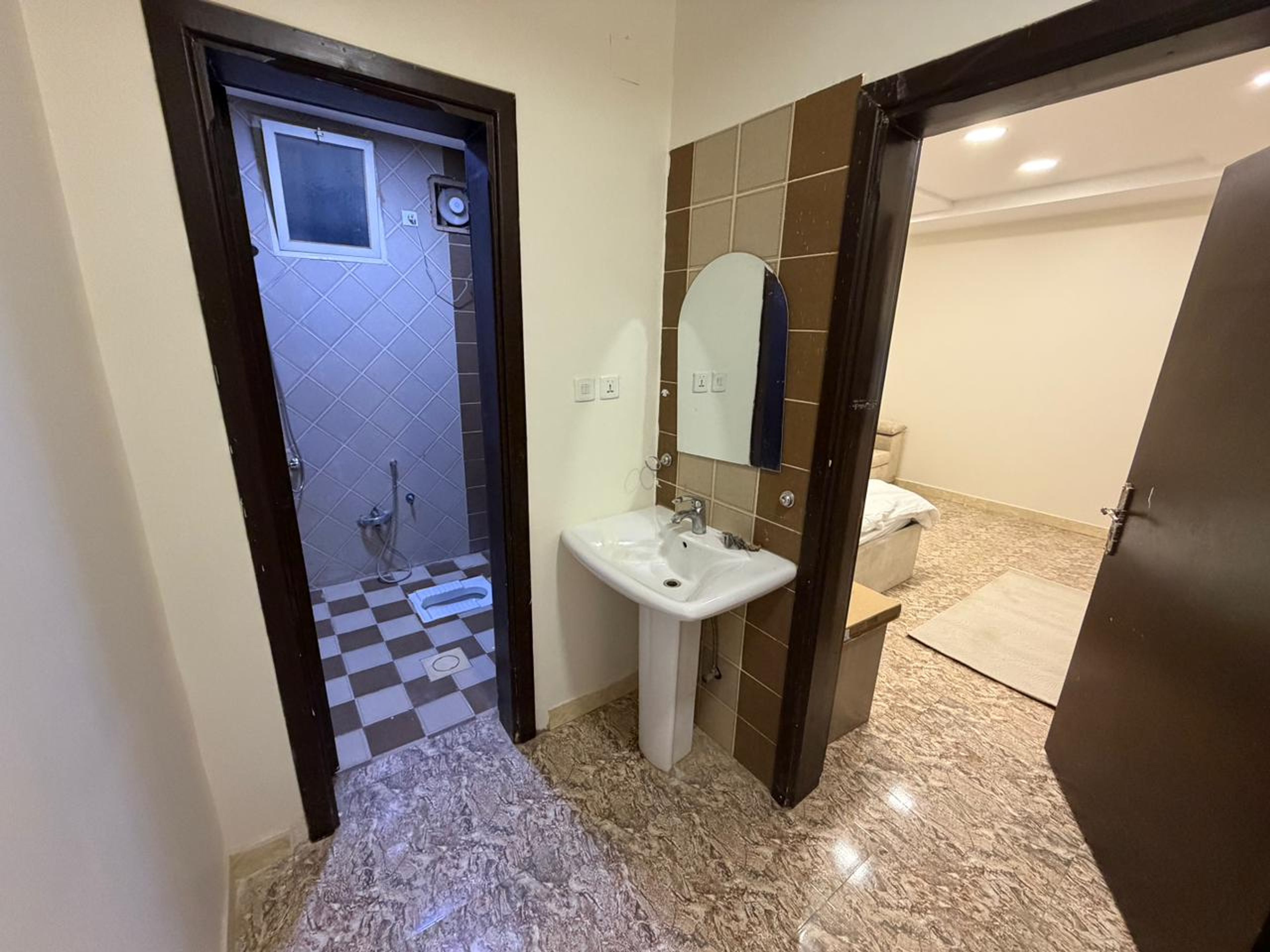 https://img.gathern.co/1400x0/1/p-w7kd8upnv41IXGWmbfIl8ZfDdR9wZ_.jpeg