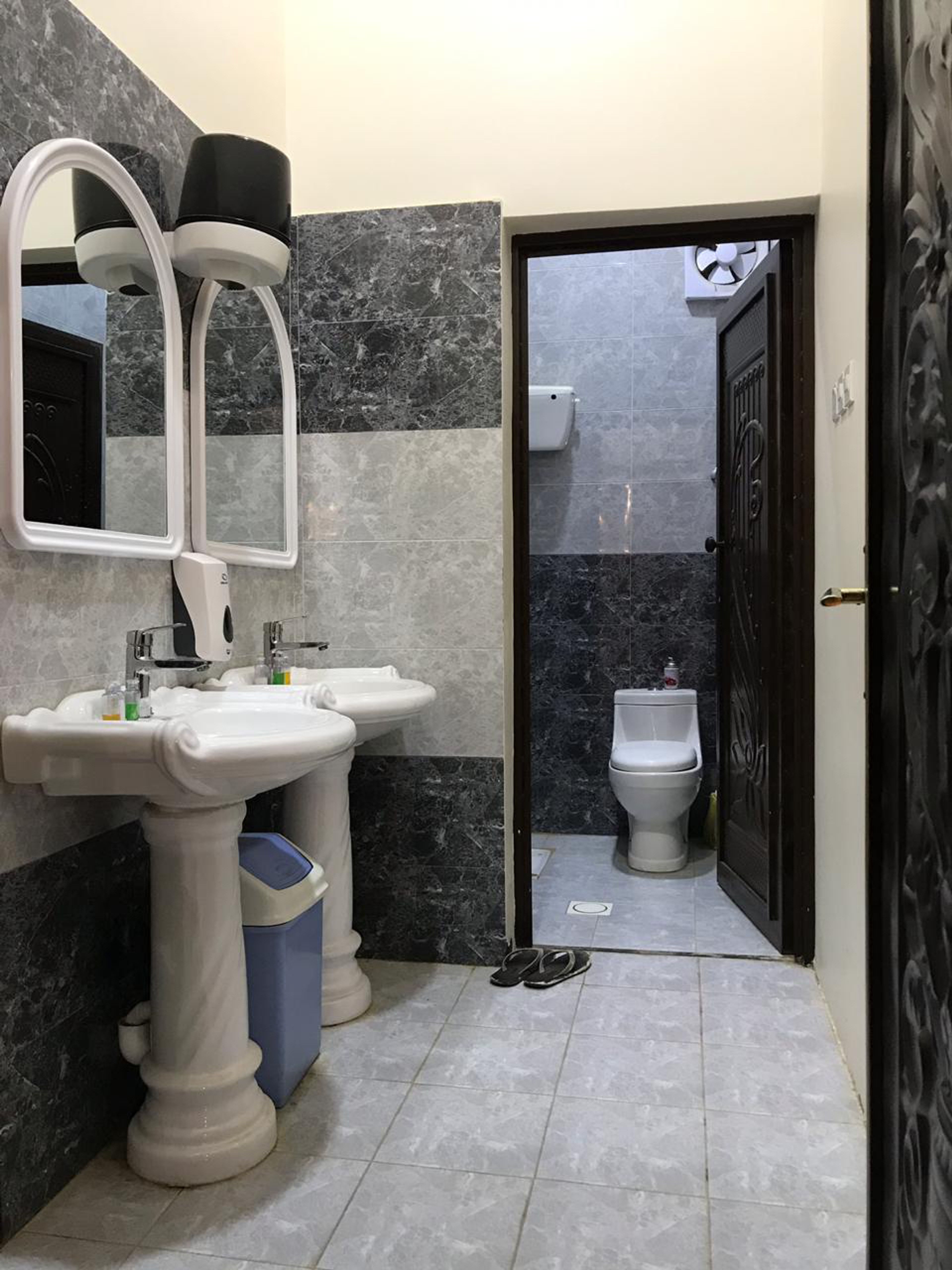 https://img.gathern.co/1024x0/1/pHQXROODSqXIXhUbvXE-OTFhk-ZQ-QQk.jpg