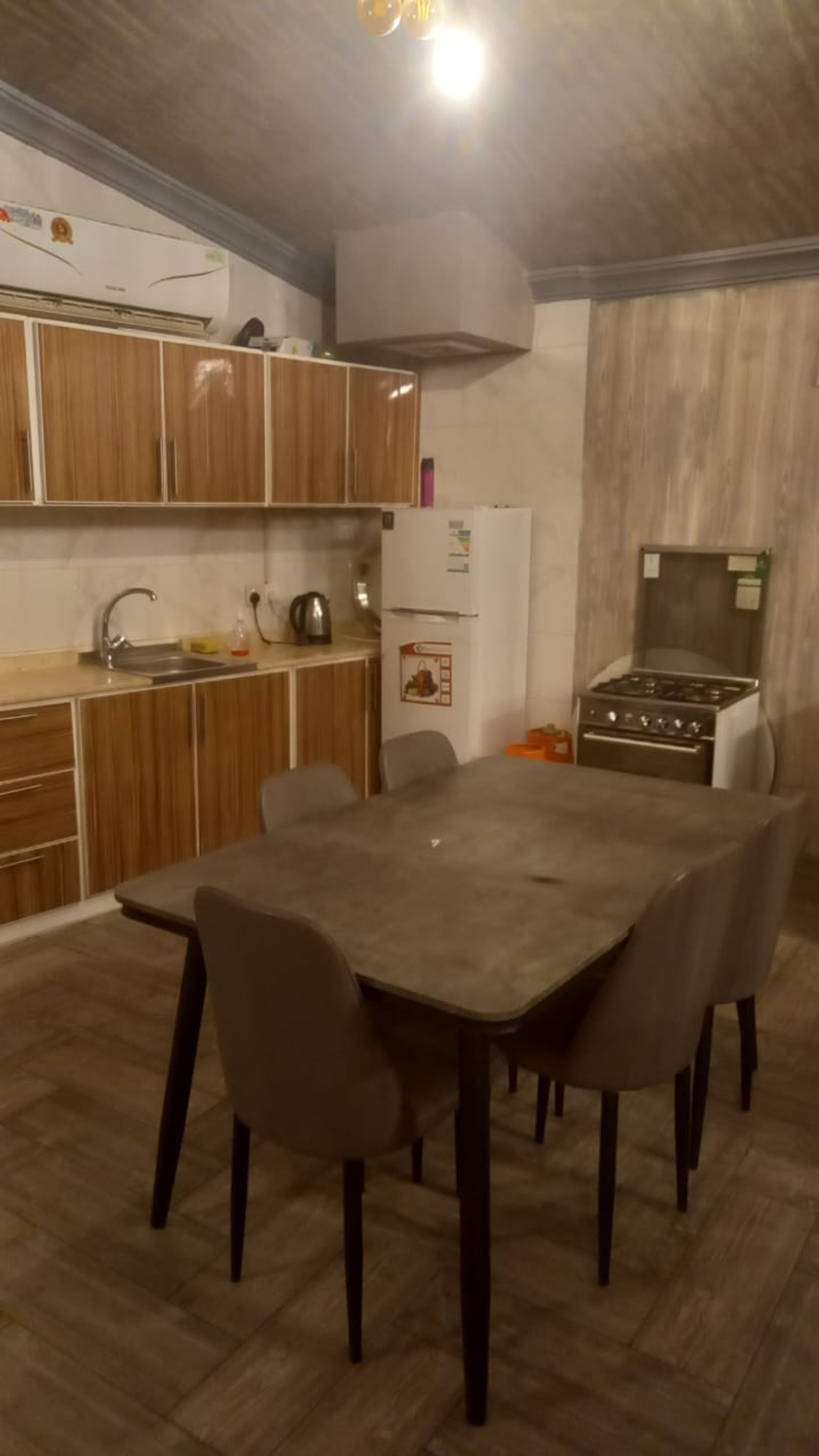 https://img.gathern.co/1400x0/1/pILaHRS28r8YawM4qRYhsyeaVtZt2pn8.jpg