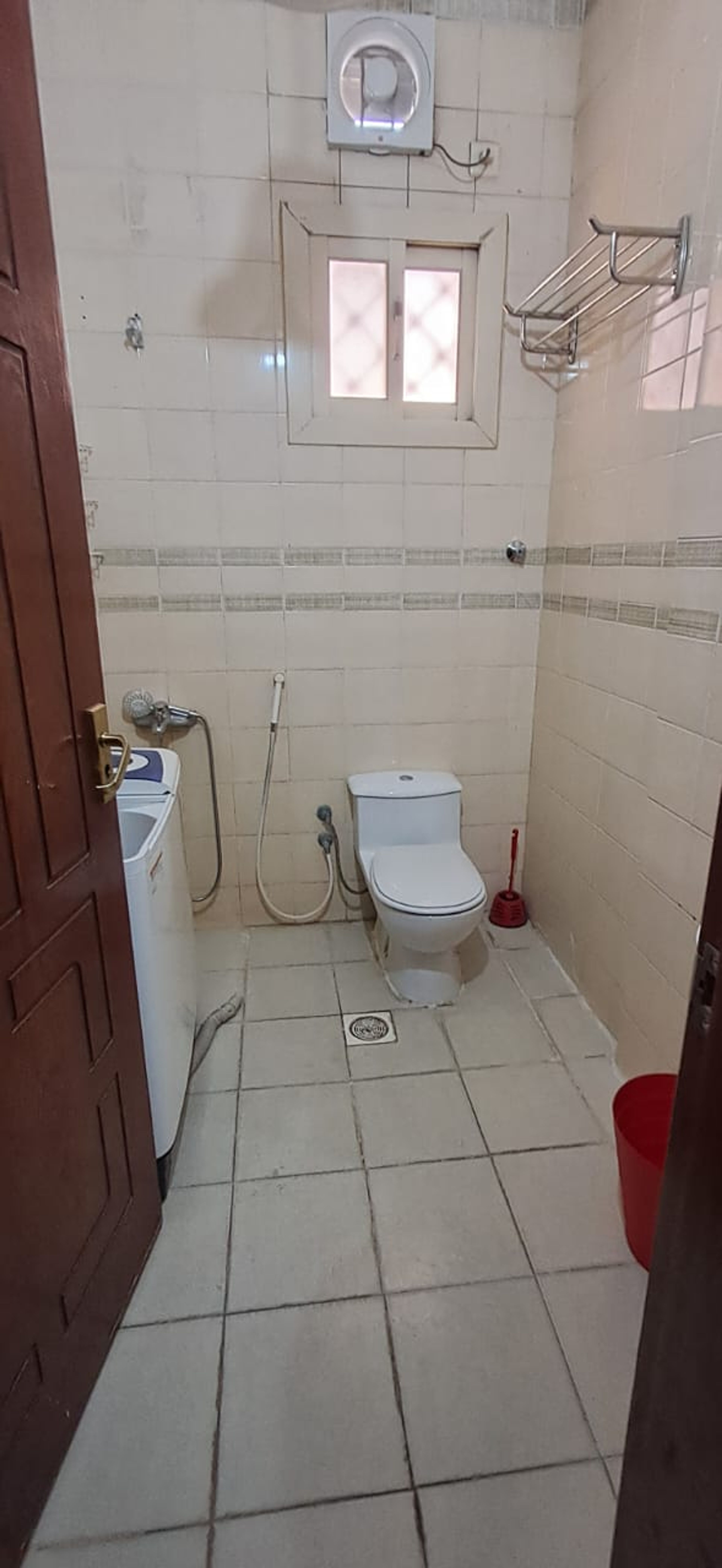 https://img.gathern.co/1024x0/1/pQOpvdTI6cQRpSFz2gr36Ah456CtCoy5.jpeg