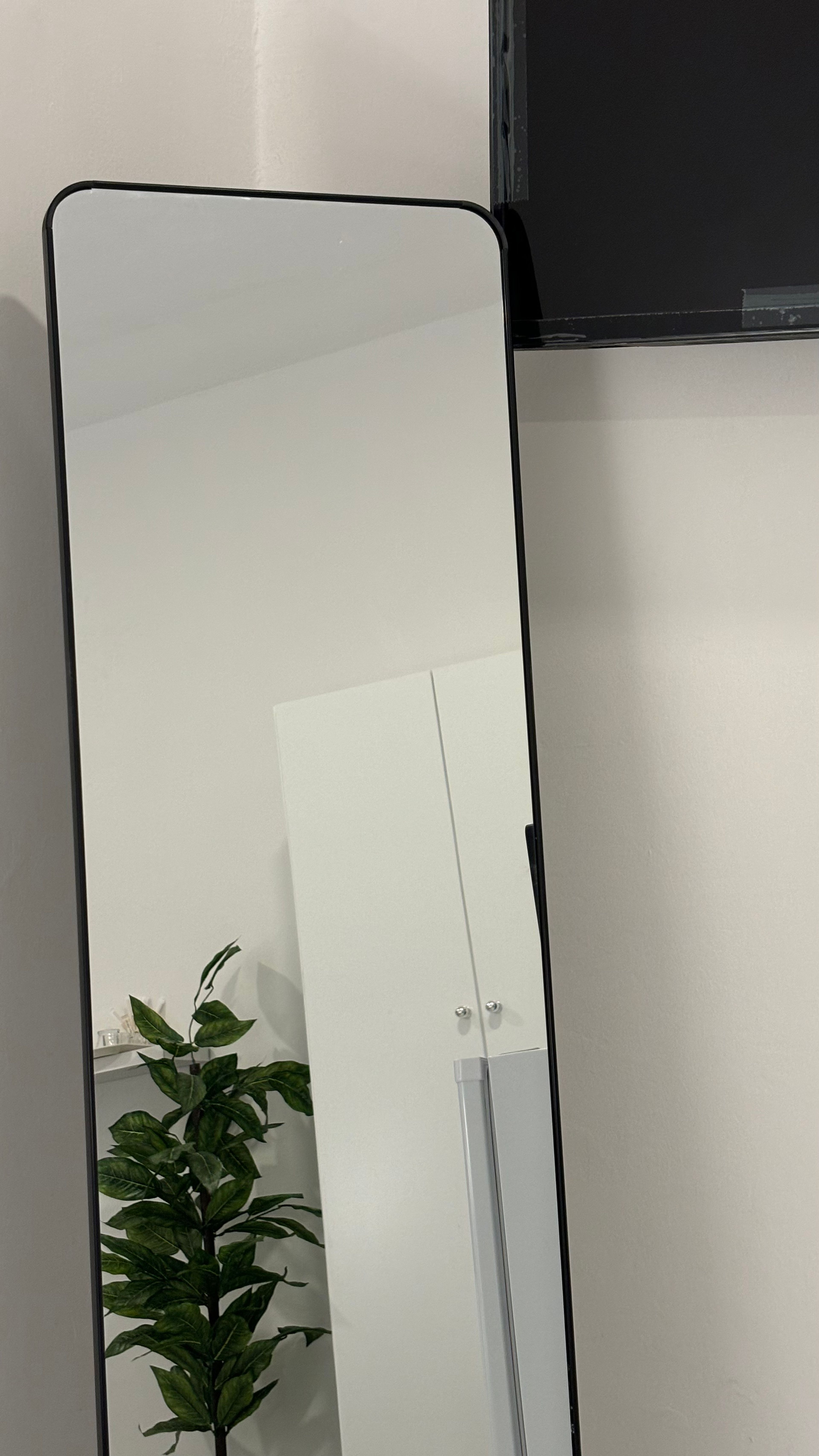 https://img.gathern.co/1400x0/1/pRJkEBcwo8pkOXZu10gu1QKsZ8BHQF1c.jpg