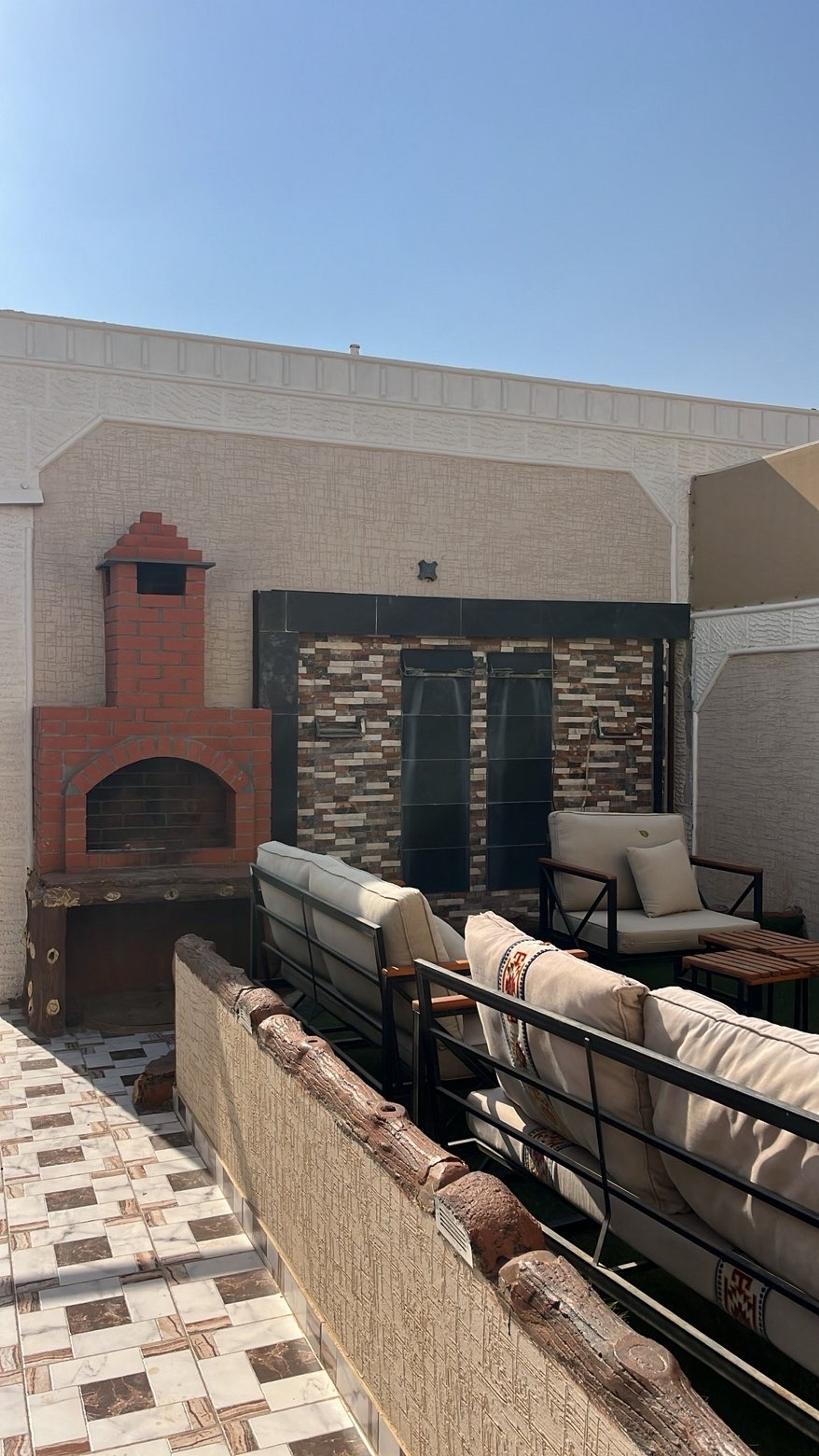 https://img.gathern.co/1400x0/1/pYZsAbbpY5toghuOrQolOHzj_p936NZU.jpg