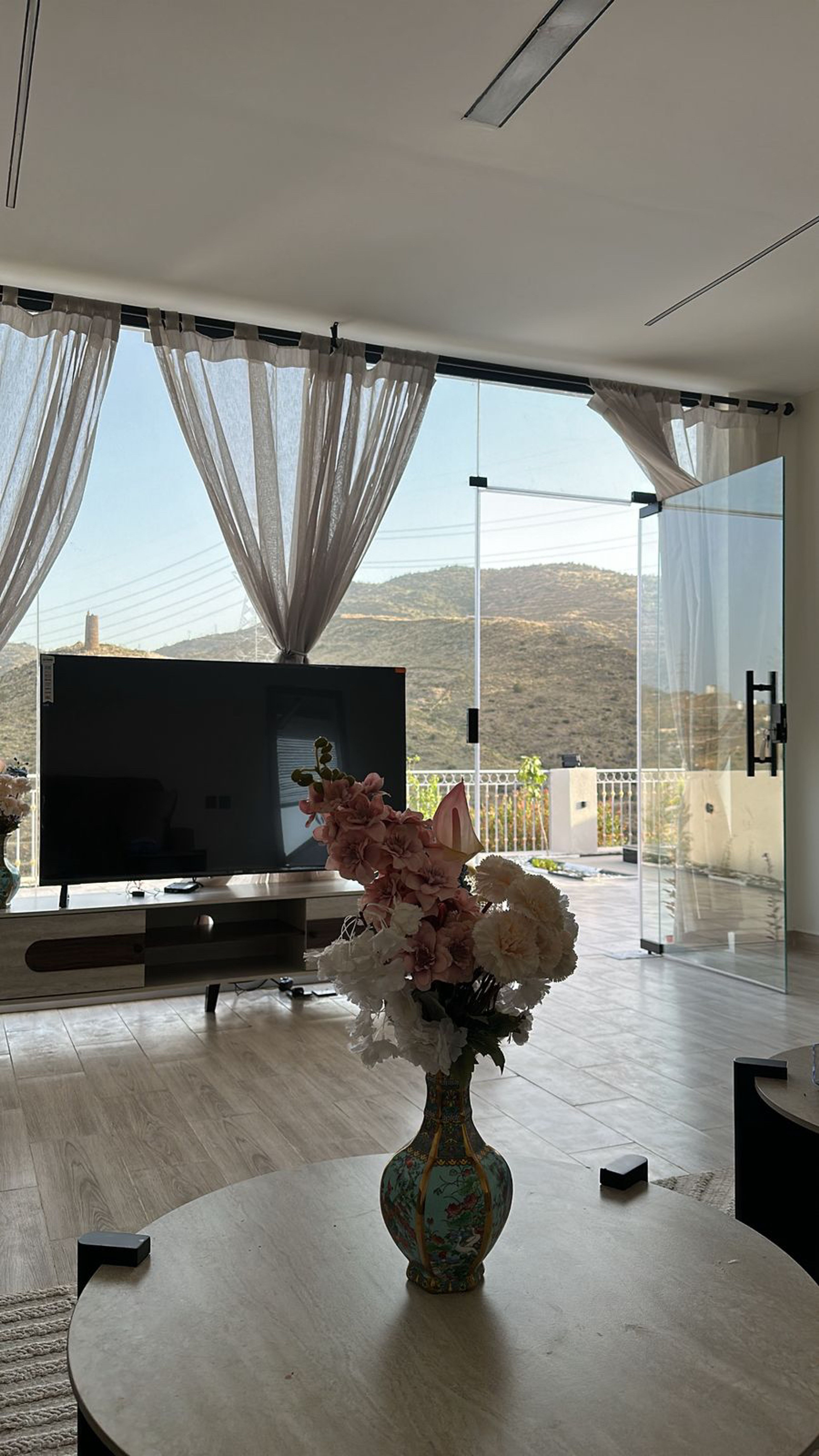 https://img.gathern.co/1400x0/1/p_AgwanhRGaa7h1ikiGMEElYh_lyEvGF.jpg