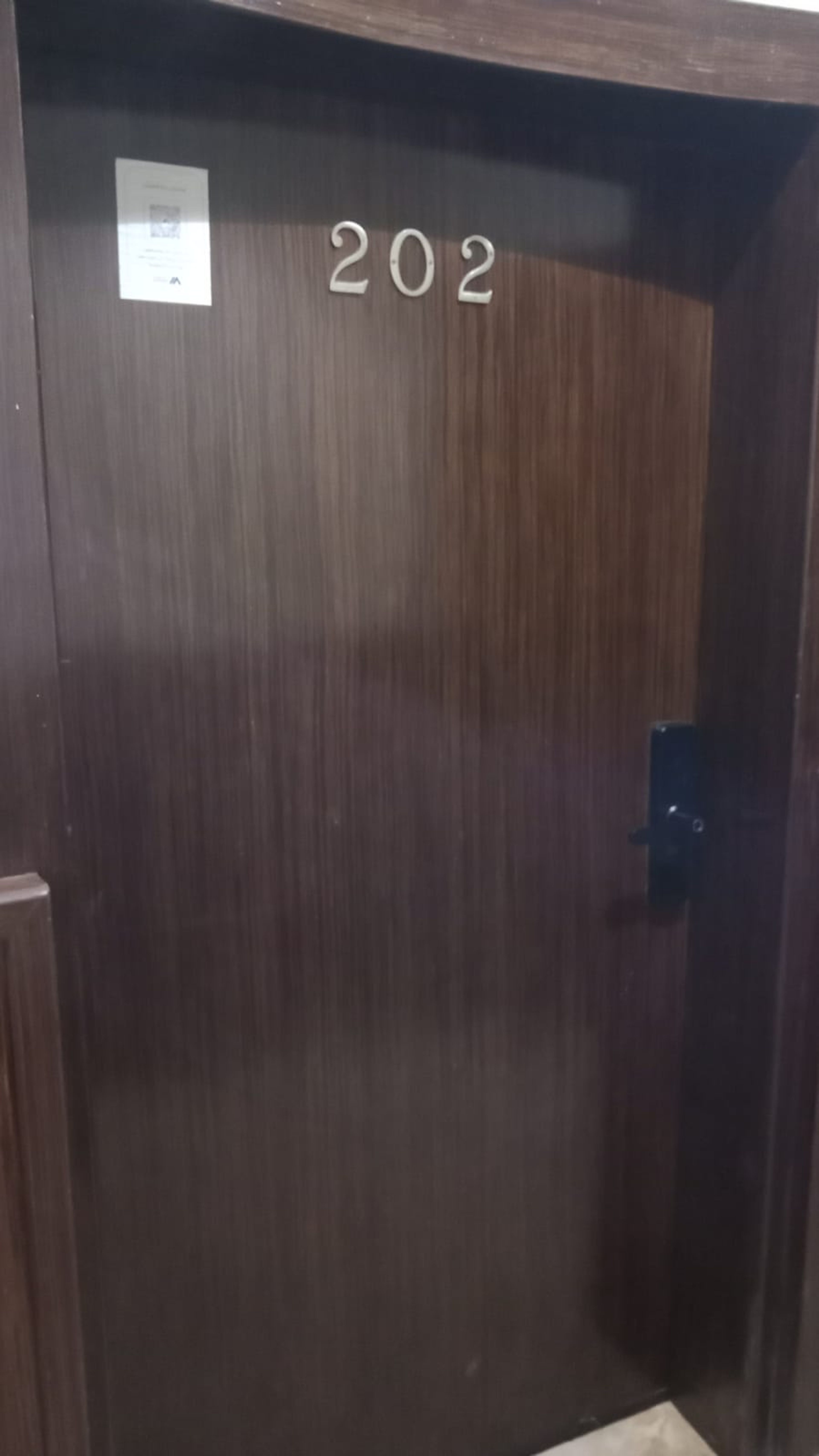 https://img.gathern.co/1024x0/1/pfGhg9Fhd8pb7vE8JIWDjDD-aW505RLZ.jpg