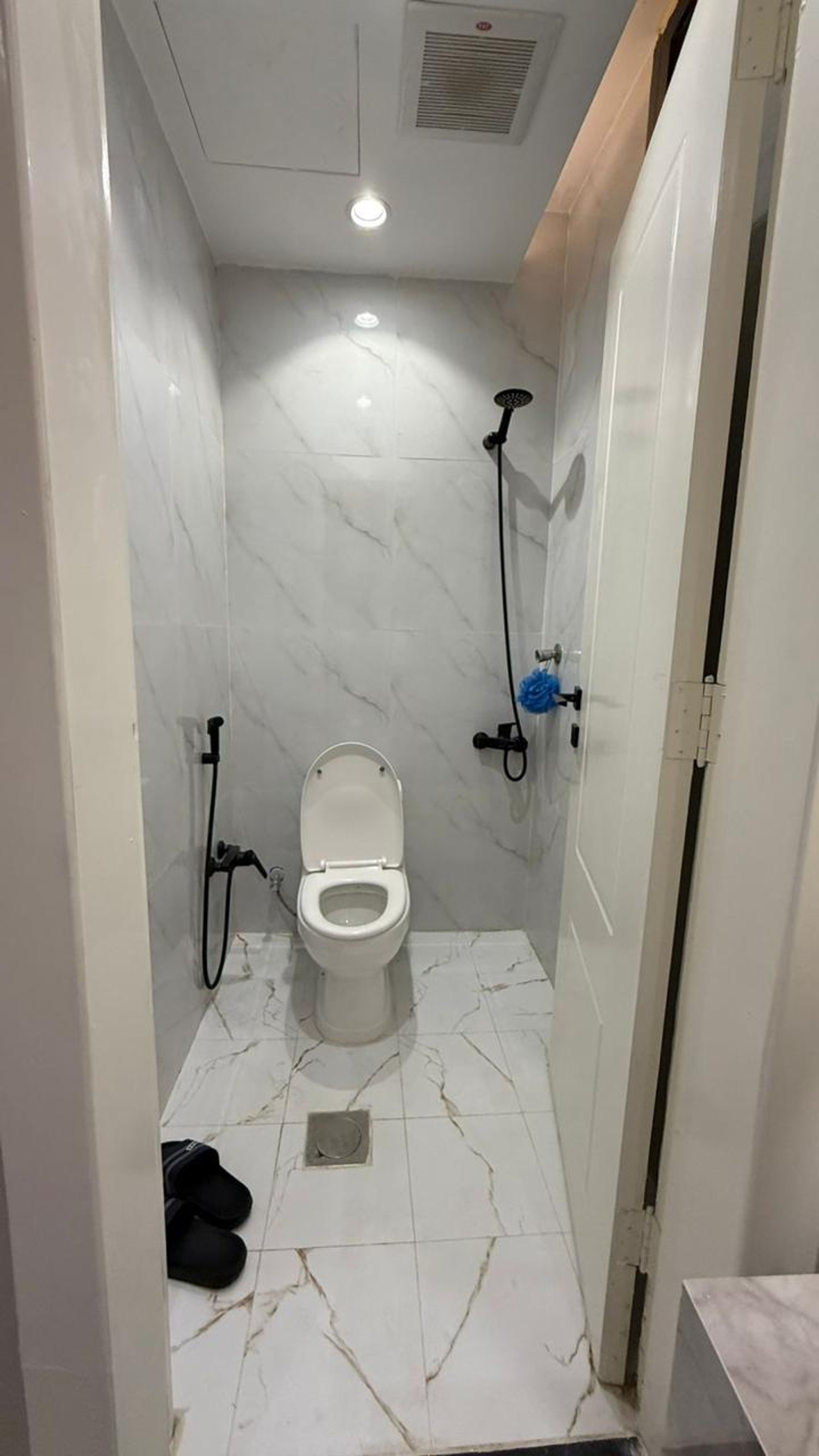 https://img.gathern.co/1400x0/1/qPiY4Xr8IjITAL7nk7XKUq5FhENSzcYr.jpg