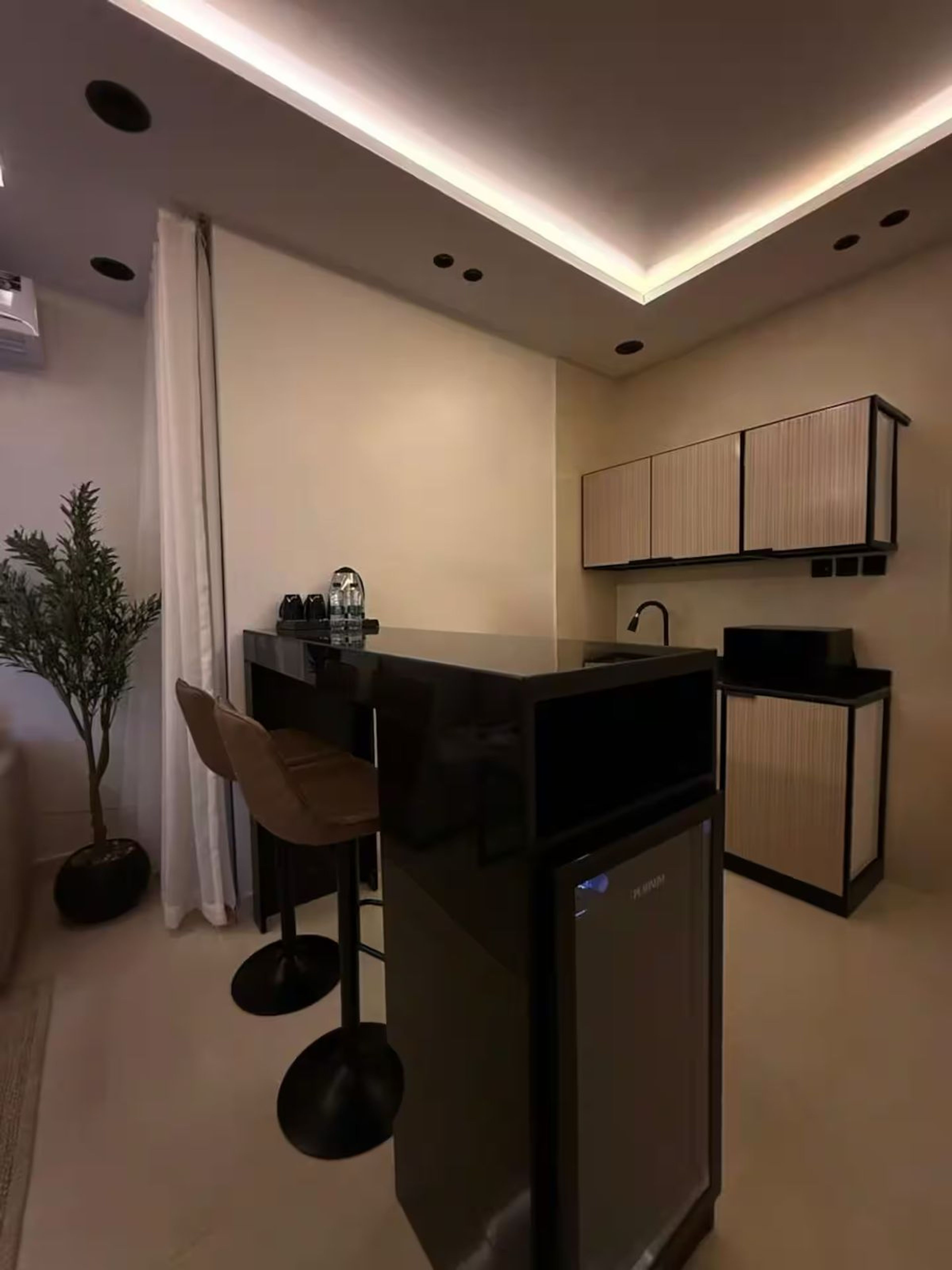 https://img.gathern.co/1400x0/1/qX1mhbitofSzT6rOcv6ky4zx0Qlo52Te.jpg