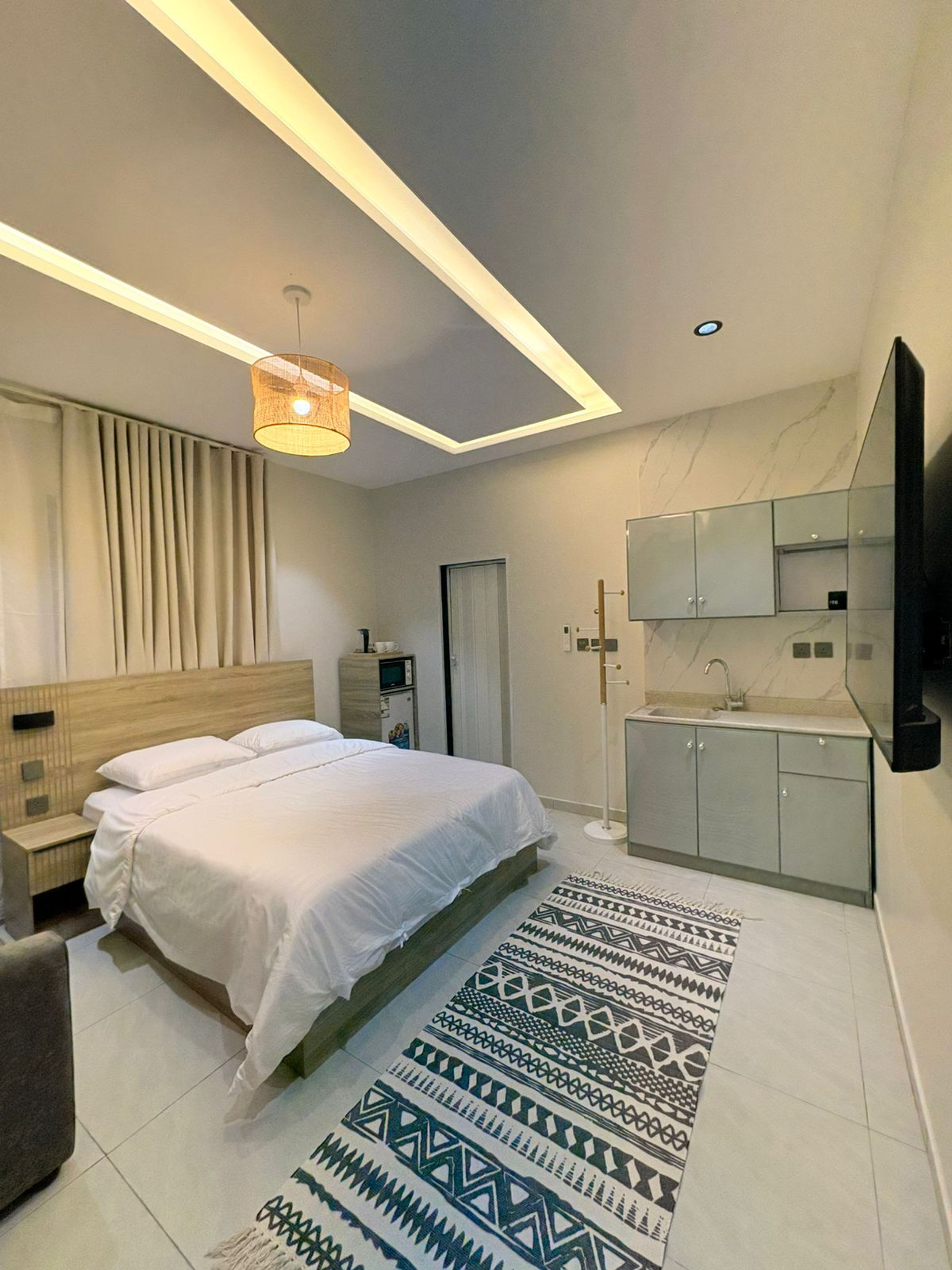 https://img.gathern.co/1400x0/1/qYdH3iY93h_eeY3mjveDXk3jxiiVHaai.jpg