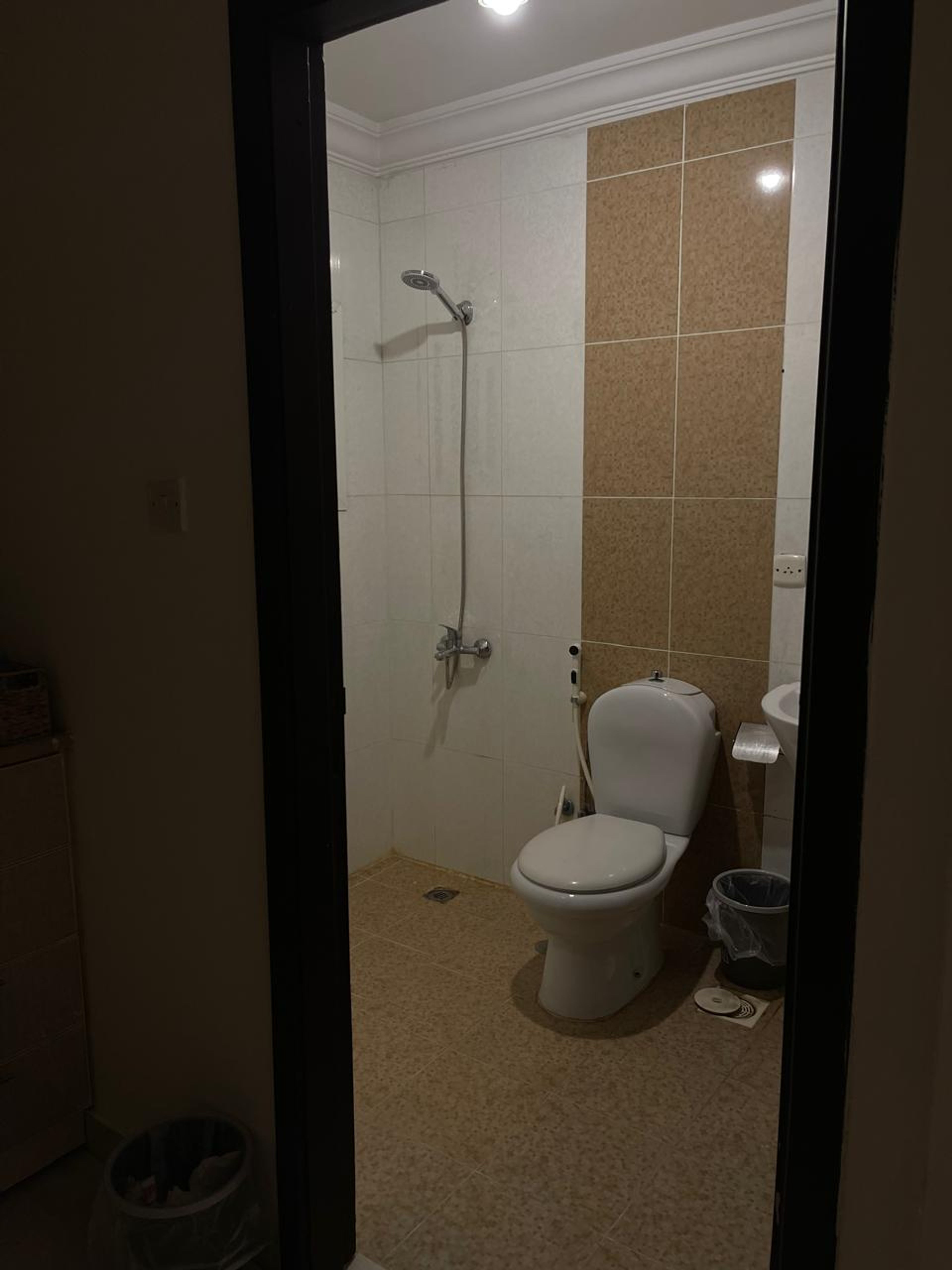 https://img.gathern.co/1400x0/1/qqmcSVM8YPdR872Jjp0TYiPvw2T1rdiV.jpg