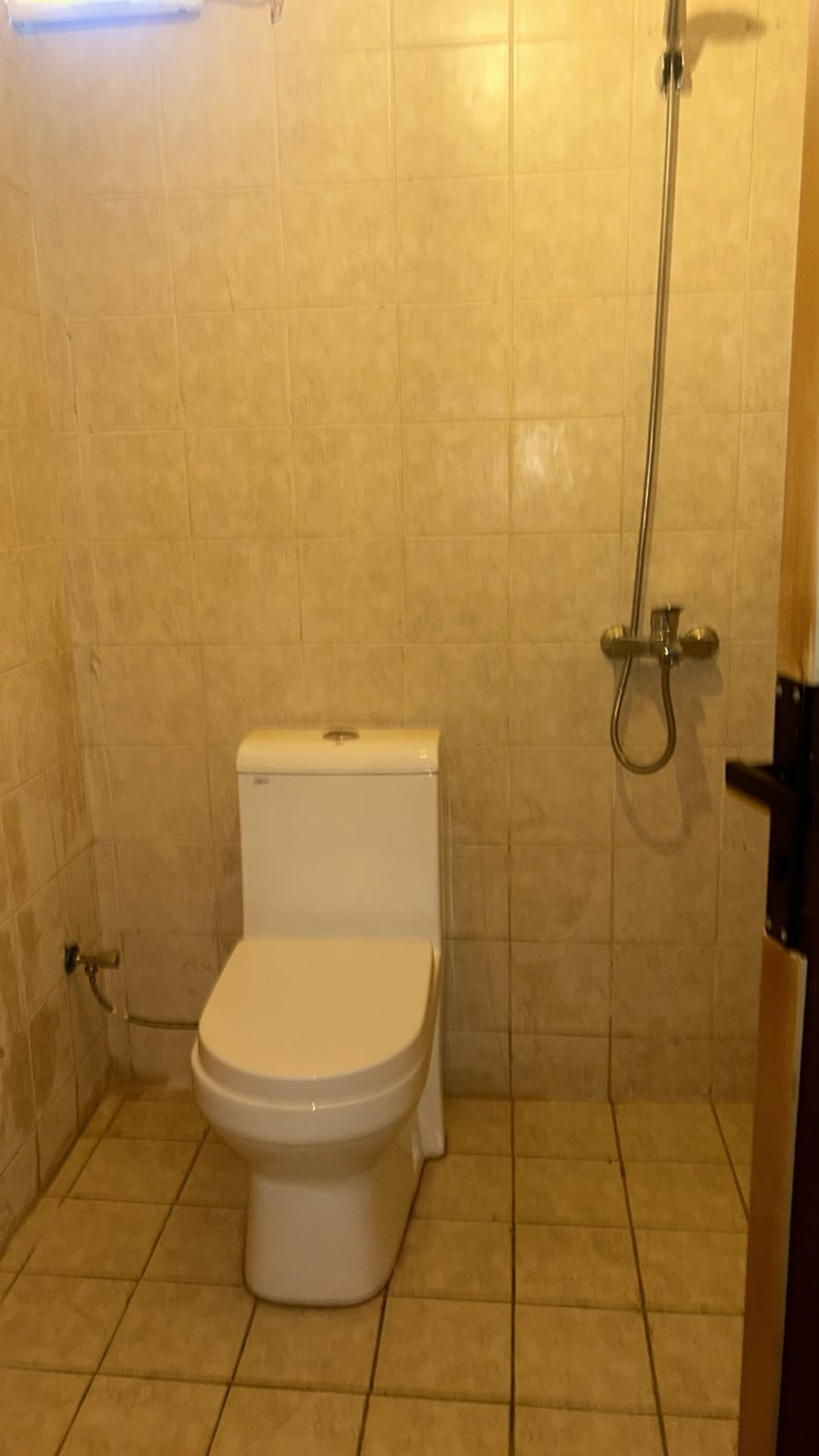 https://img.gathern.co/1024x0/1/r3Zr1R48uB1h0F1bNWmIK8C3n95ahinF.jpeg