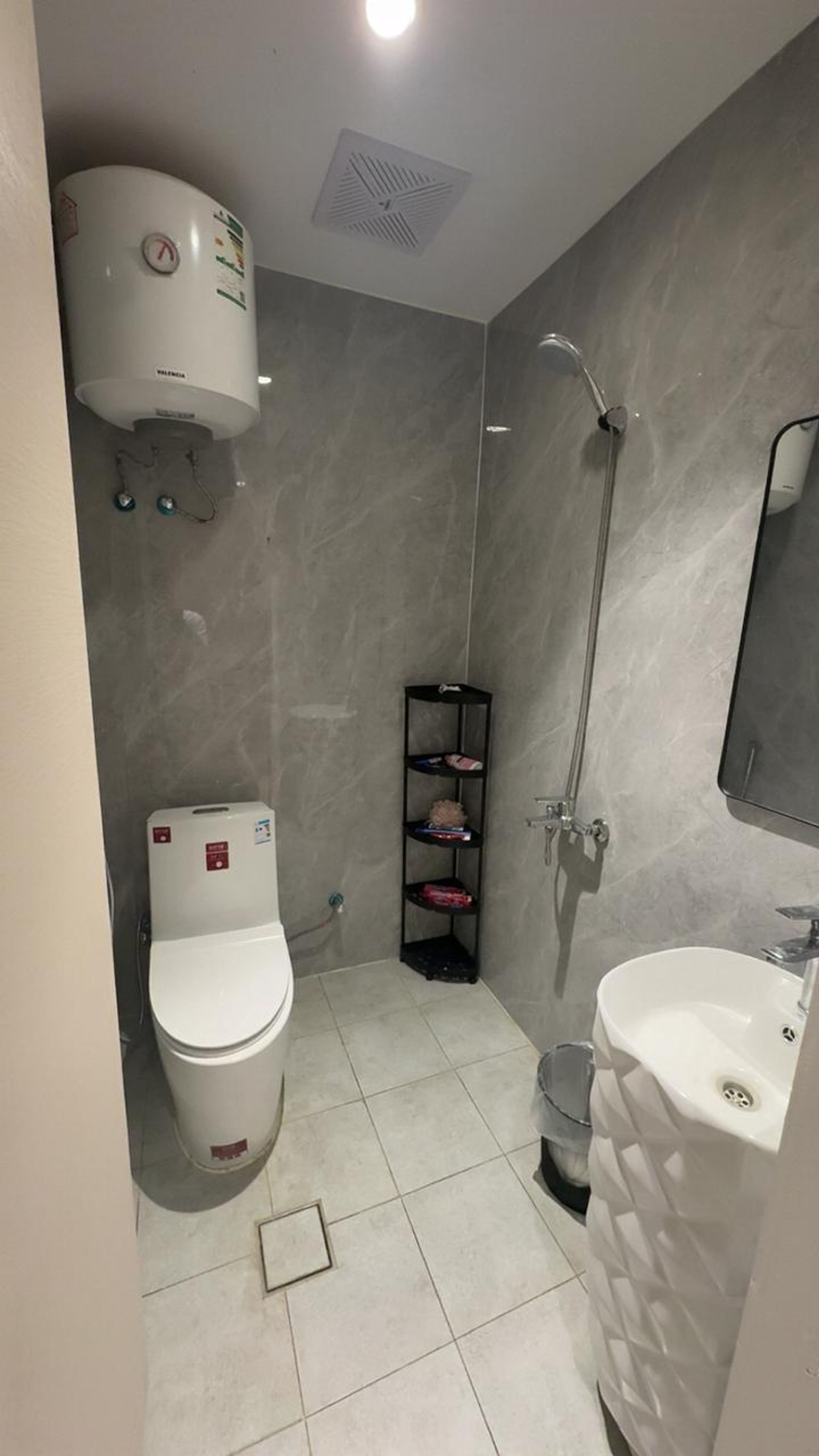https://img.gathern.co/1400x0/1/r5C62BiYdwSnSl1q7HS6_iE3h19rRMr3.jpeg