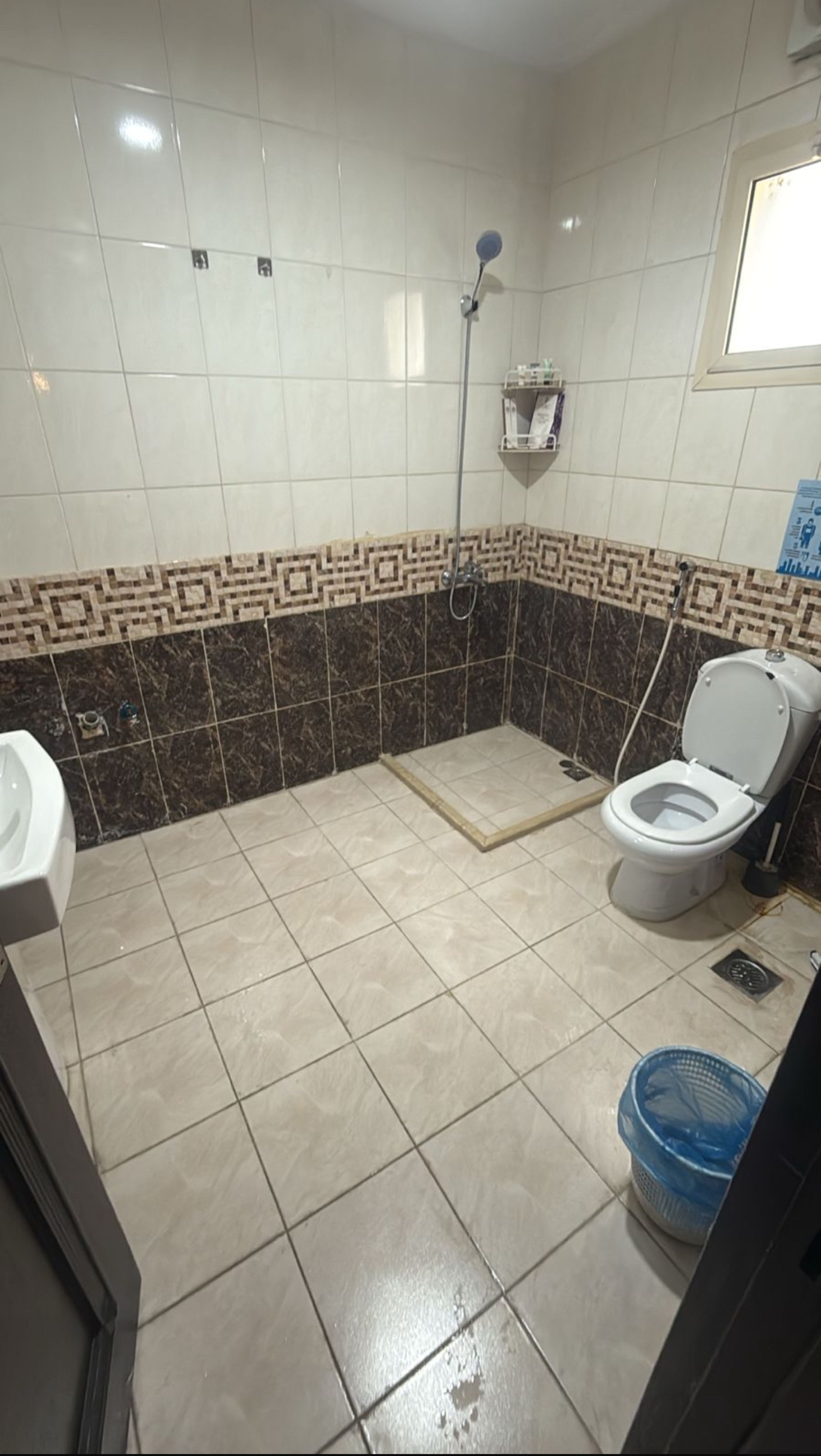 https://img.gathern.co/1400x0/1/r6C8LIio9deb5Ln4VQJNrNJyrZTj2GPS.jpg