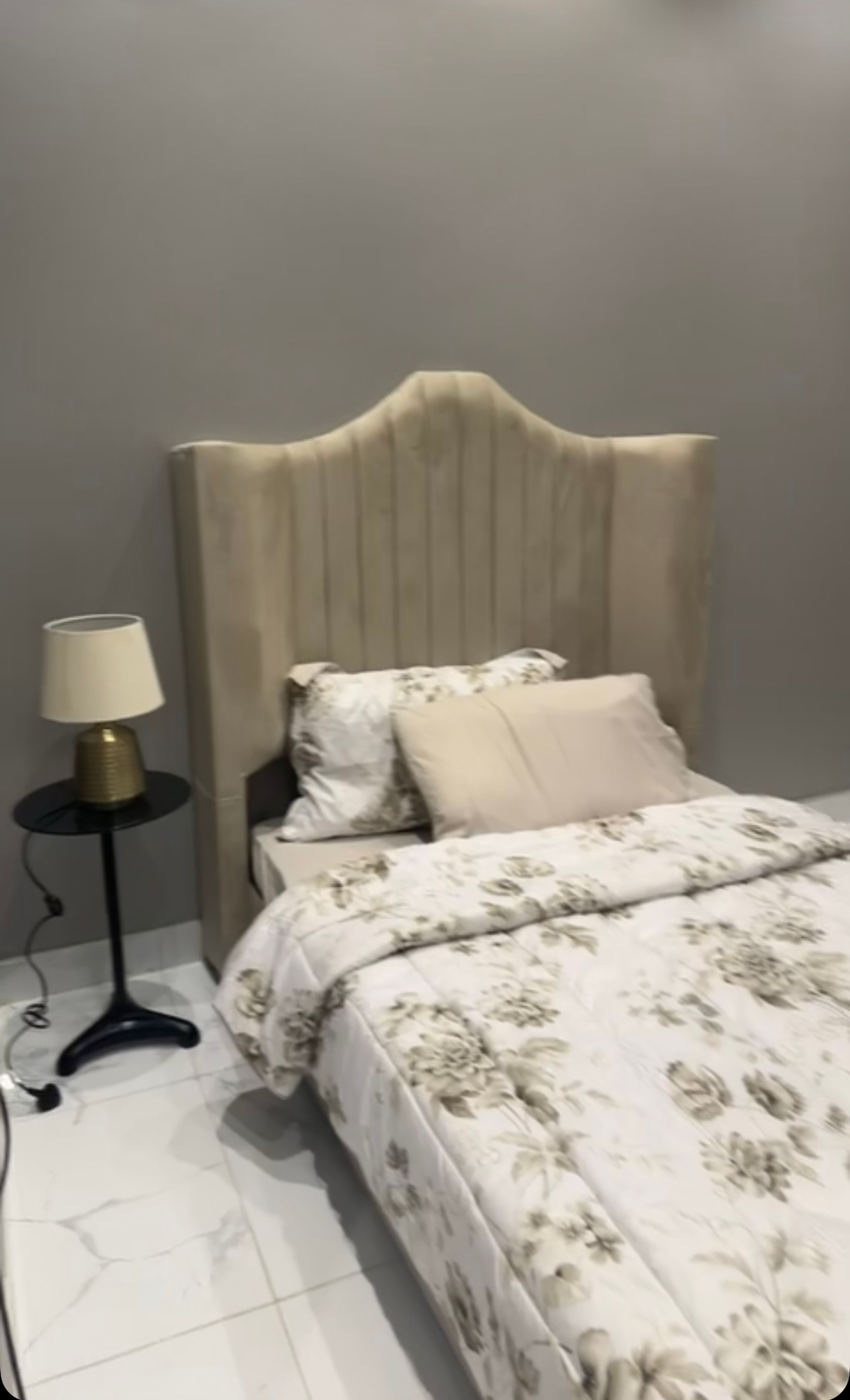 https://img.gathern.co/1400x0/1/r7bzTMmxFuBIetoeG7Cm8YpKX_ZYWJX7.jpg