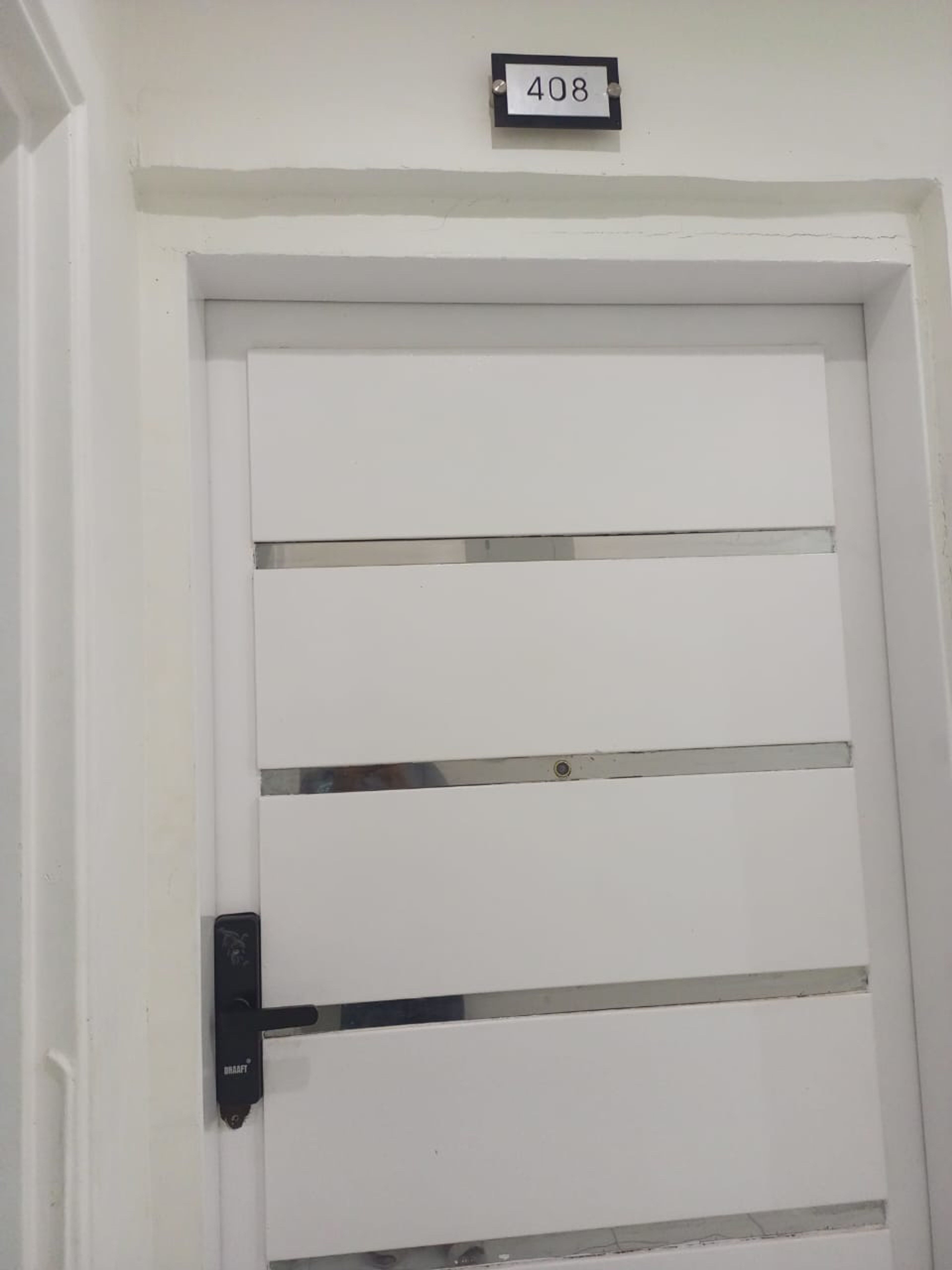 https://img.gathern.co/1400x0/1/r9pb2JNWgCbrlSXcom26E6DuH4_hTlj0.jpg