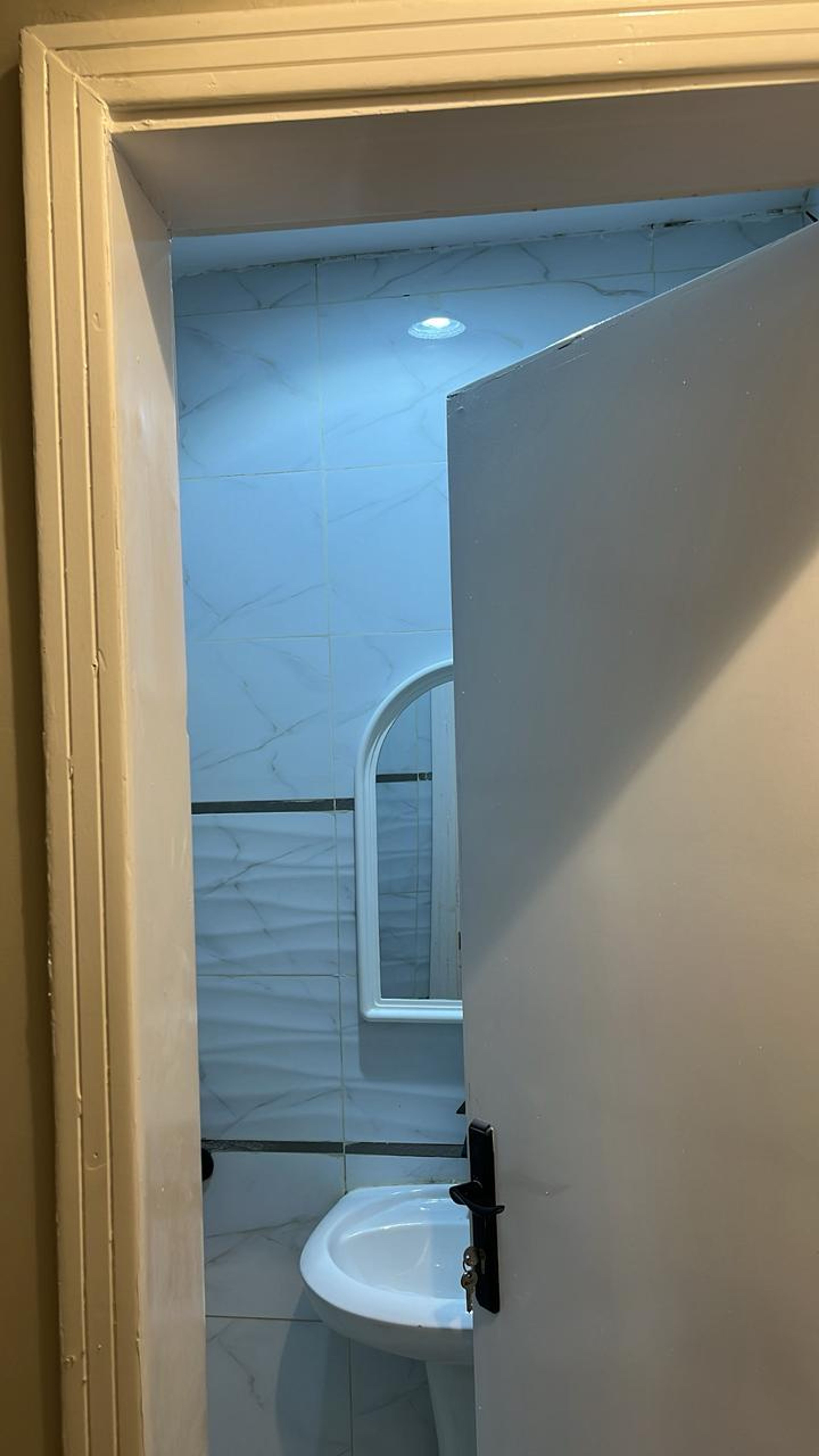 https://img.gathern.co/1400x0/1/rC1bbSLqDSFgEqu6Yt9hihTqPpWssokn.jpg
