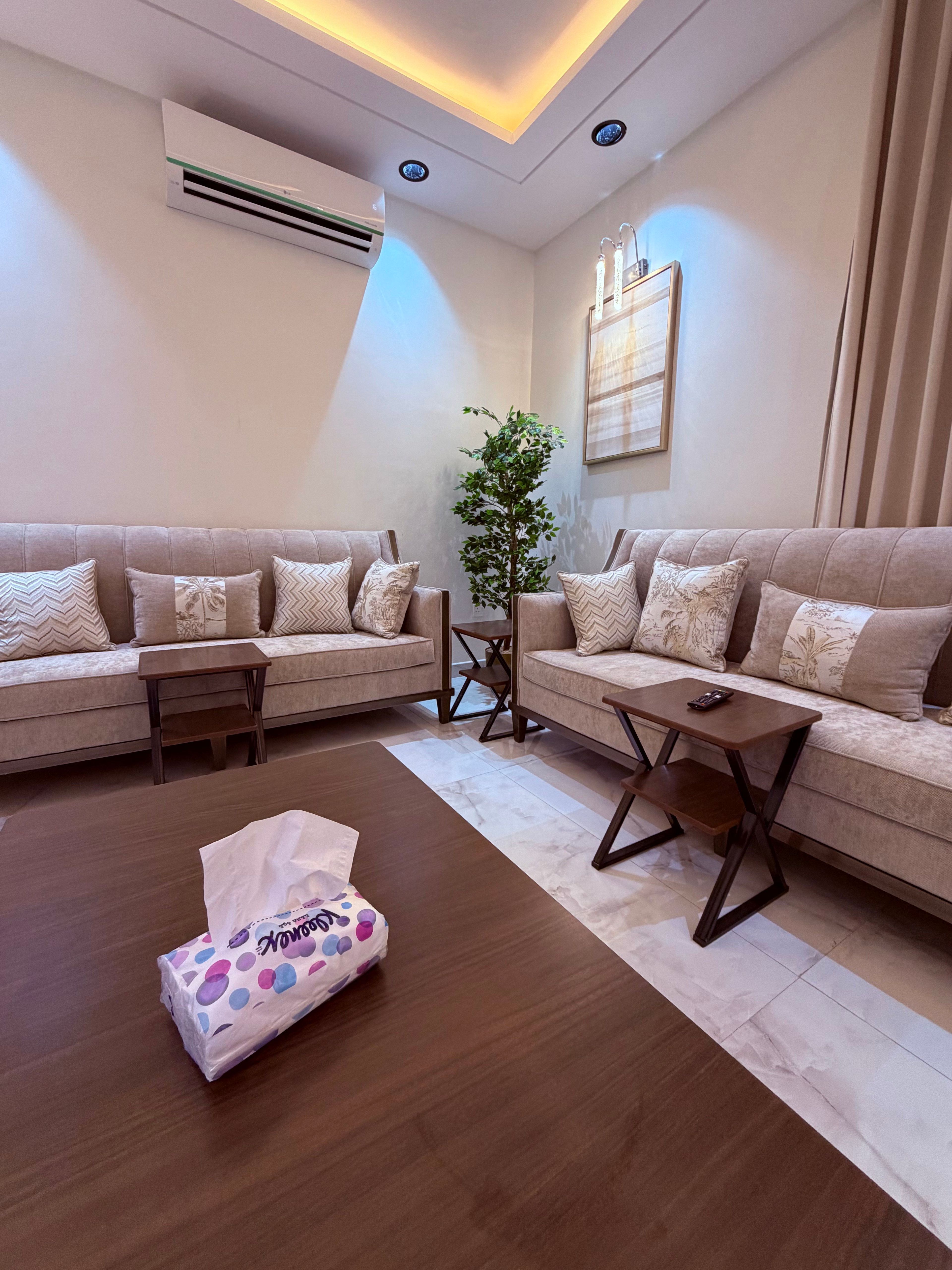 https://img.gathern.co/1400x0/1/rFtWxB3XnW-0b0UfMfuZho1bLzqGANva.jpg