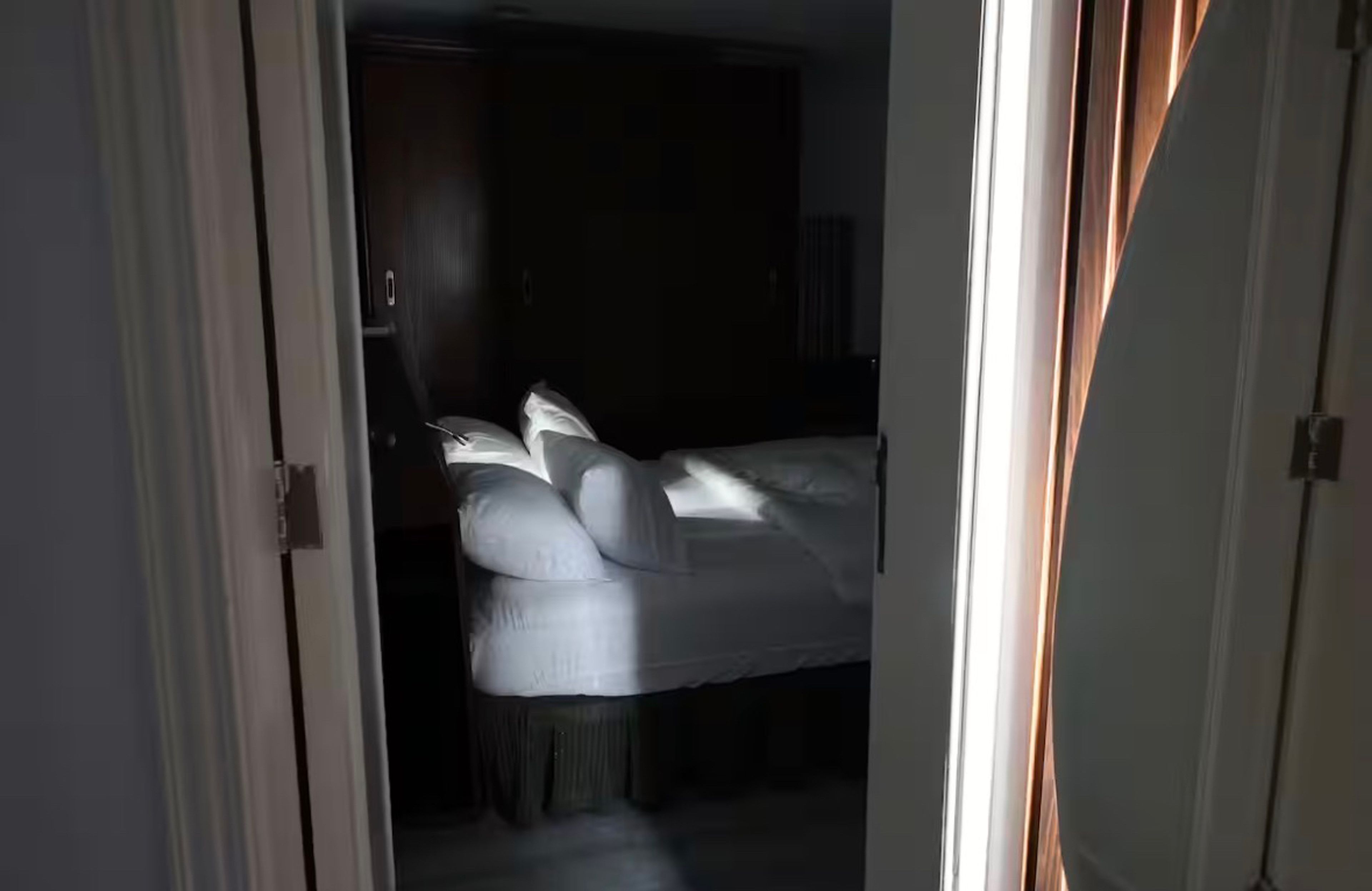https://img.gathern.co/1024x0/1/rZBhj3tqdNI2fKR_S76DIz3SyXeKaPvH.jpg