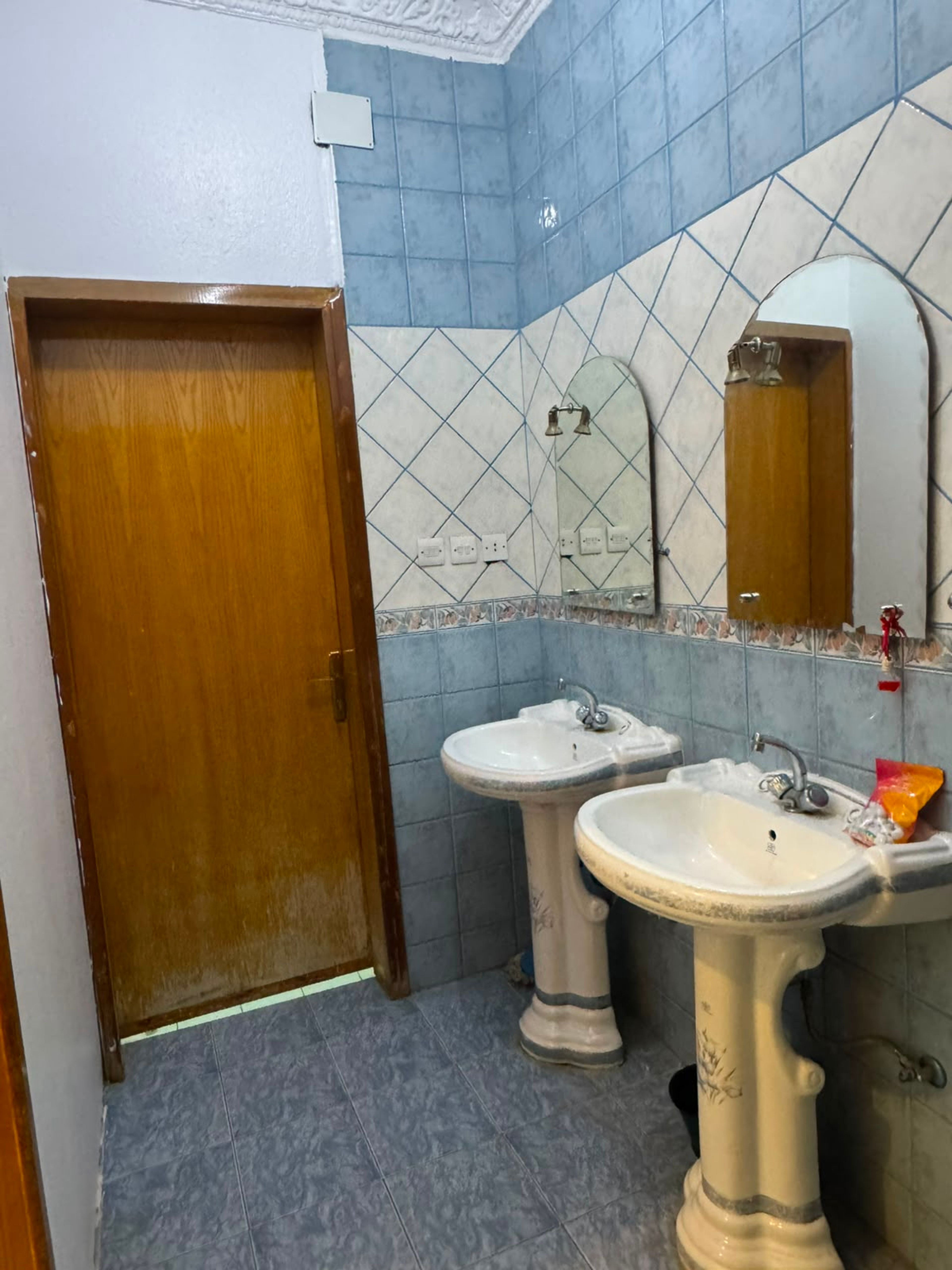 https://img.gathern.co/1024x0/1/radRJEVoUcTK4kIgLAIbDl57SO_SuAwI.jpg