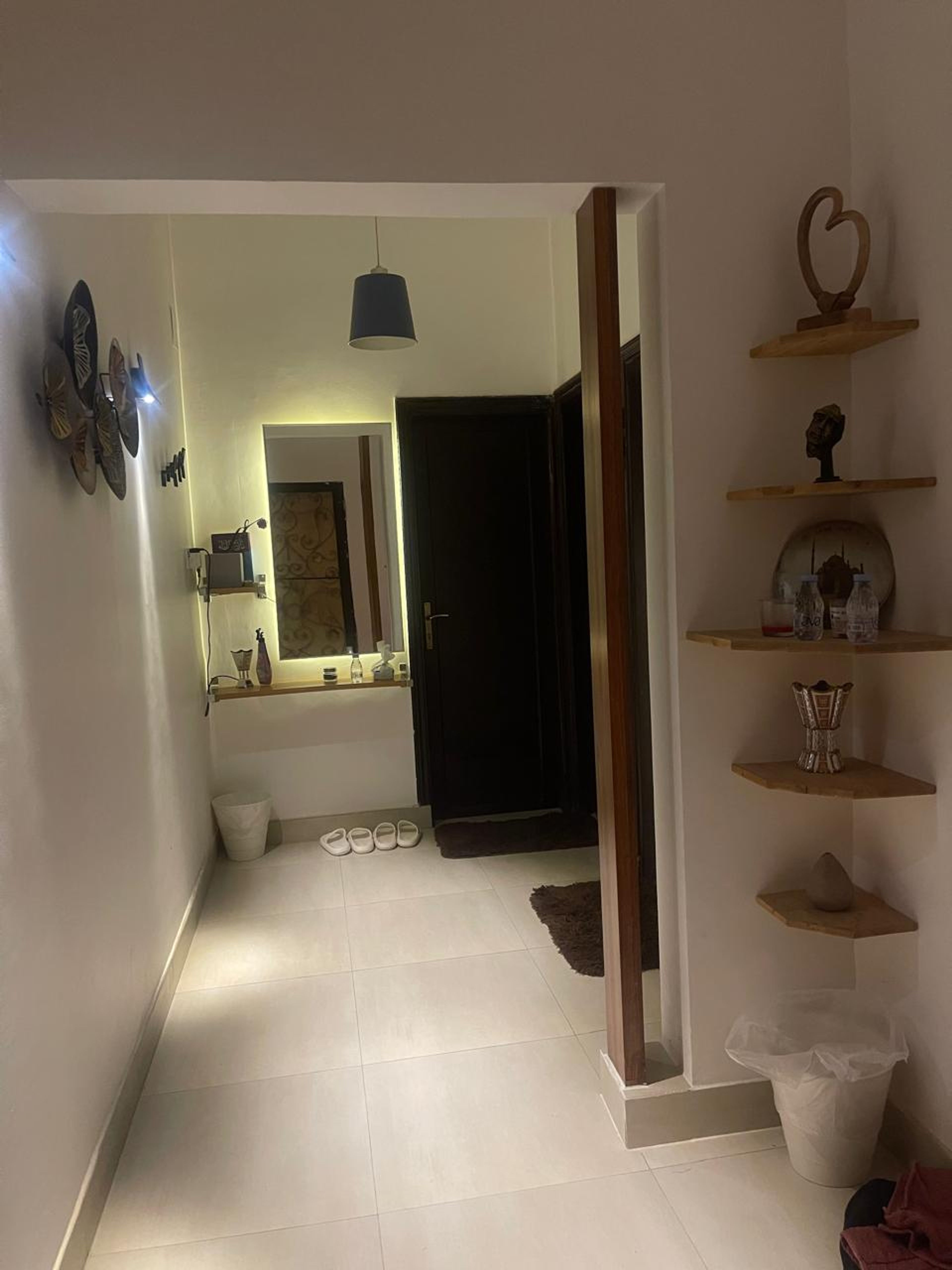 https://img.gathern.co/1400x0/1/ramwaVv4v19ybL3cb0S-c6IJvg4mbBGj.jpeg