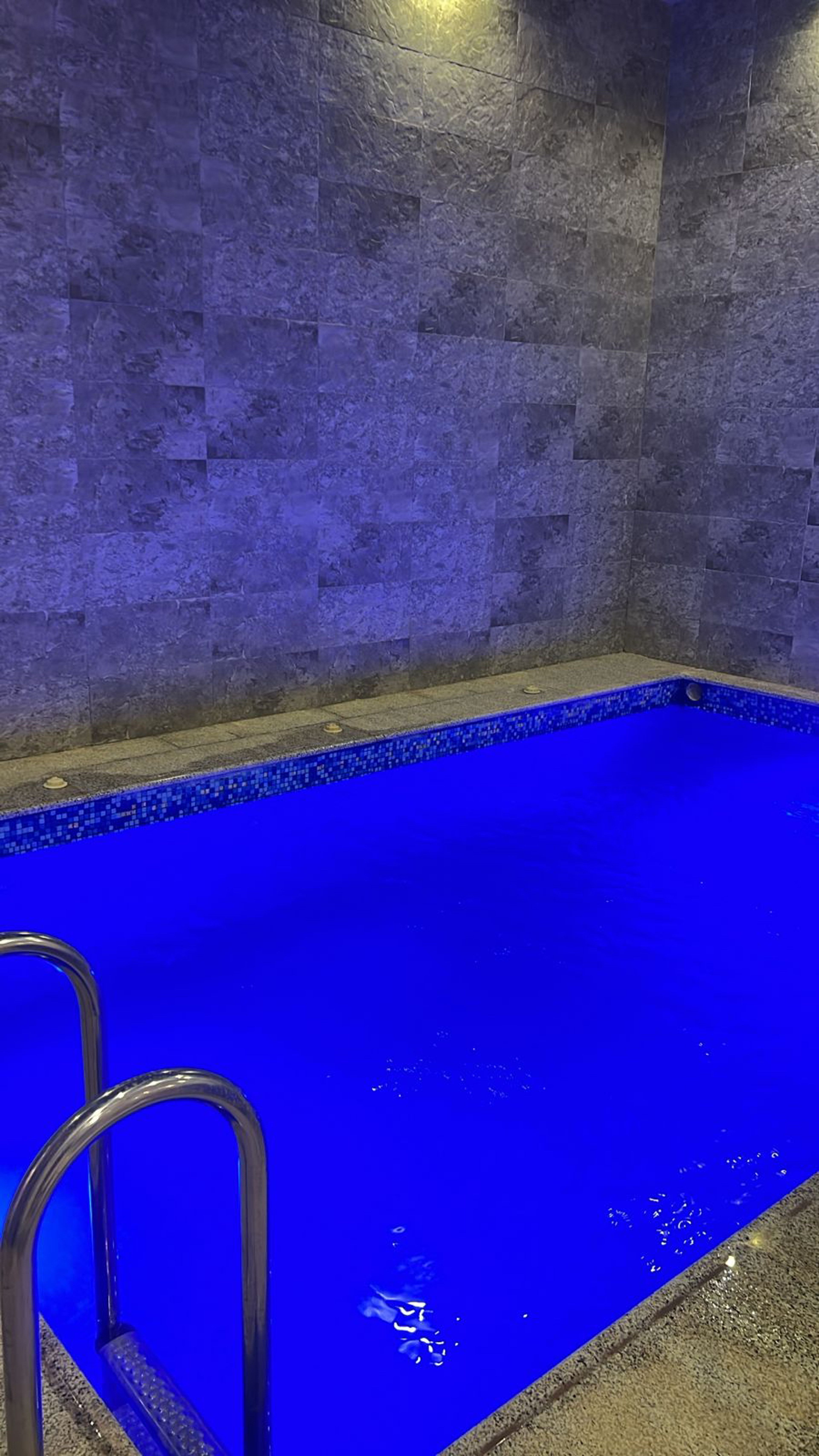 https://img.gathern.co/1024x0/1/sh9e66TOhEEoSLhg2Mu547wrCuoQQmd_.jpg