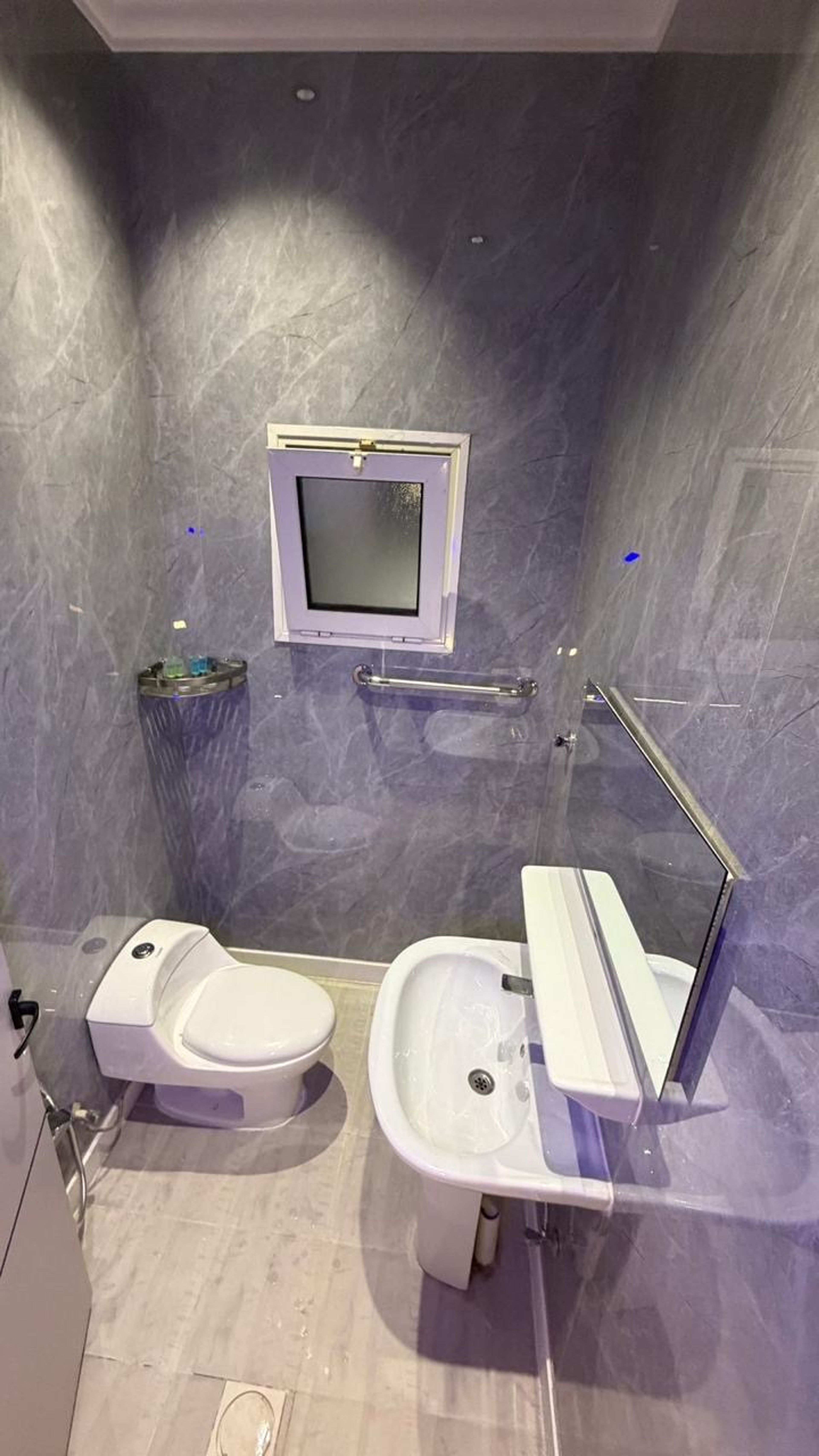 https://img.gathern.co/1400x0/1/sjEcYEguVf9CB3GdVc4i42mOv2rjN6p5.jpg