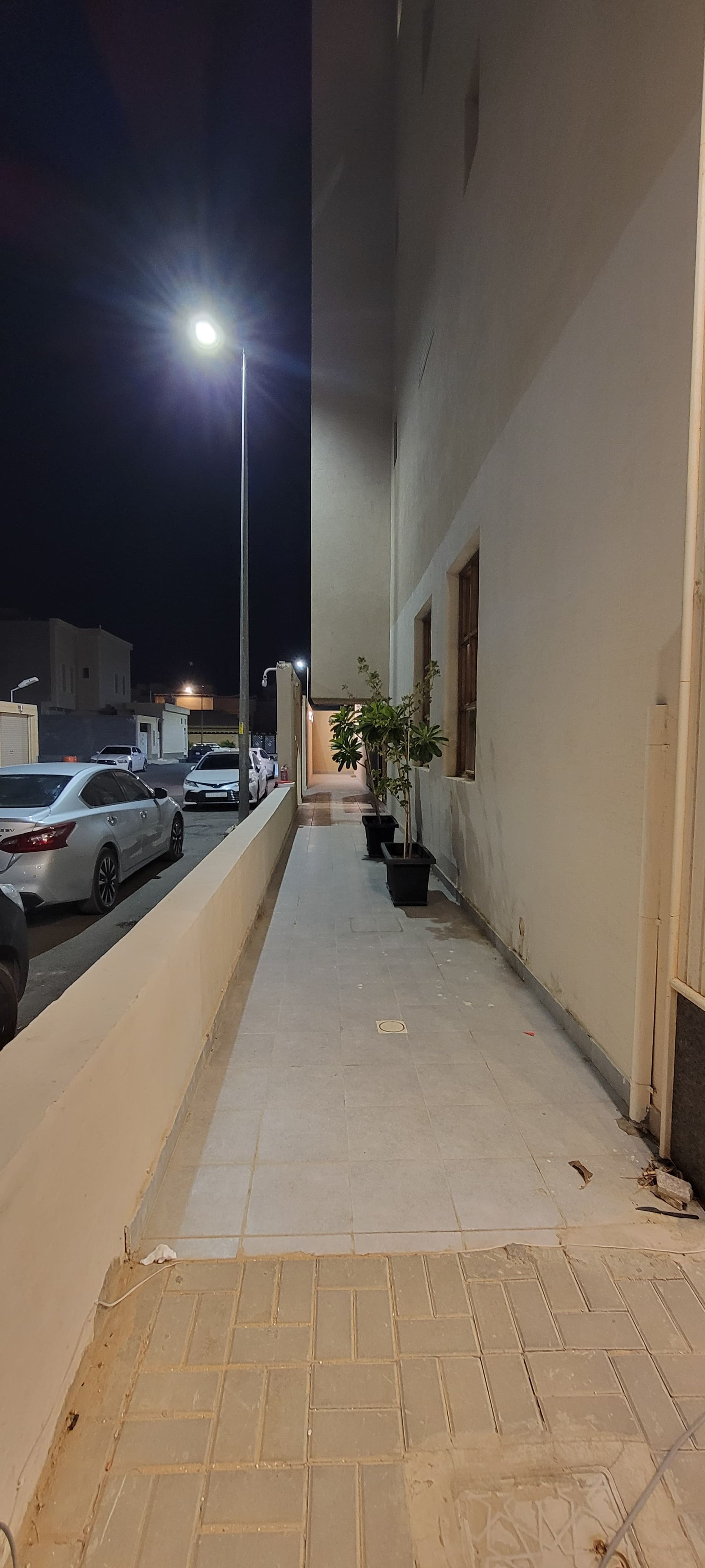 https://img.gathern.co/1024x0/1/slIYABk22NAOphnPJLYn-BZC031RoeA1.jpg