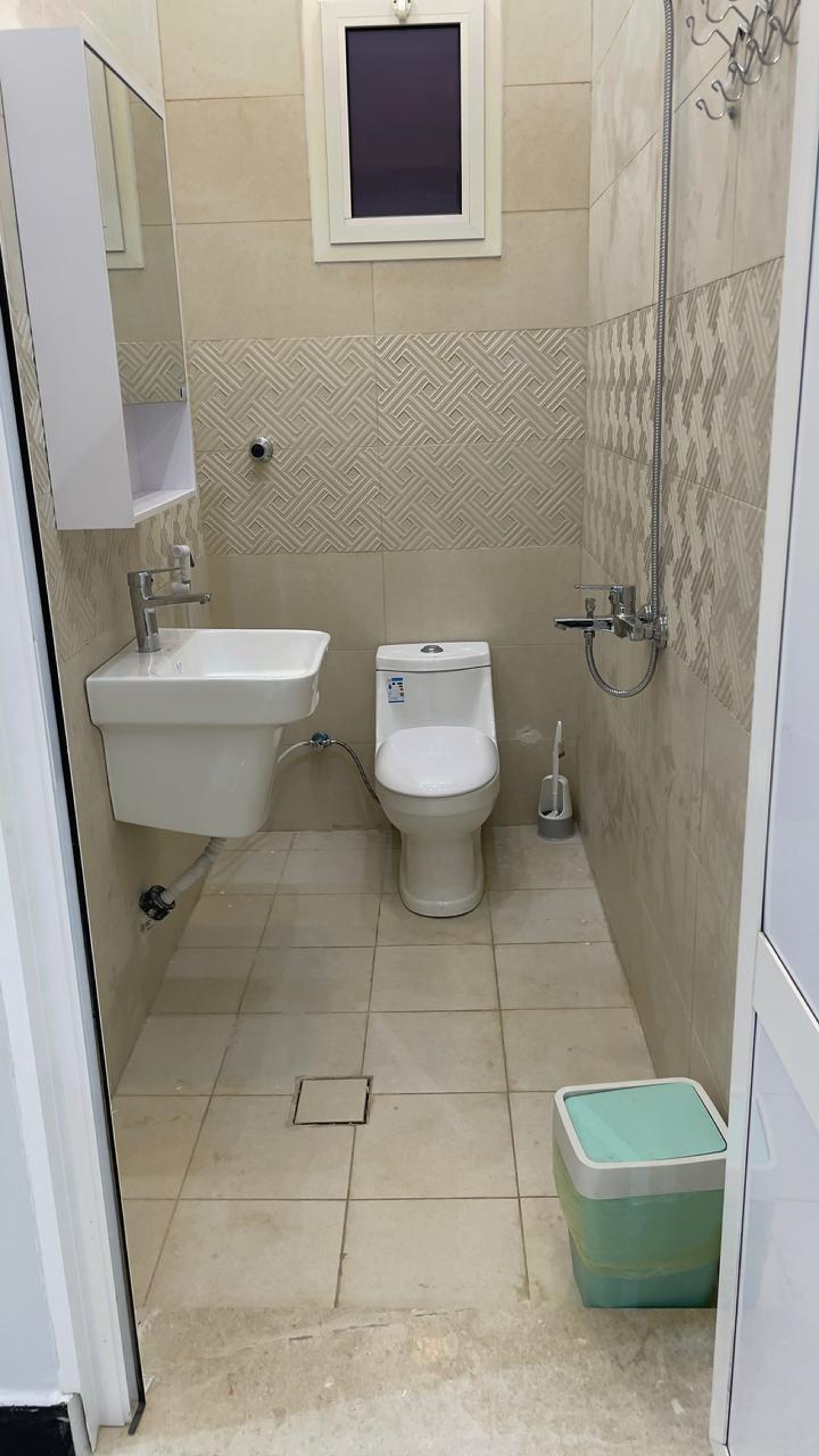 https://img.gathern.co/1400x0/1/srU8RUSbHVg0t9hDO83ESJ9lU2sr5ldw.jpeg