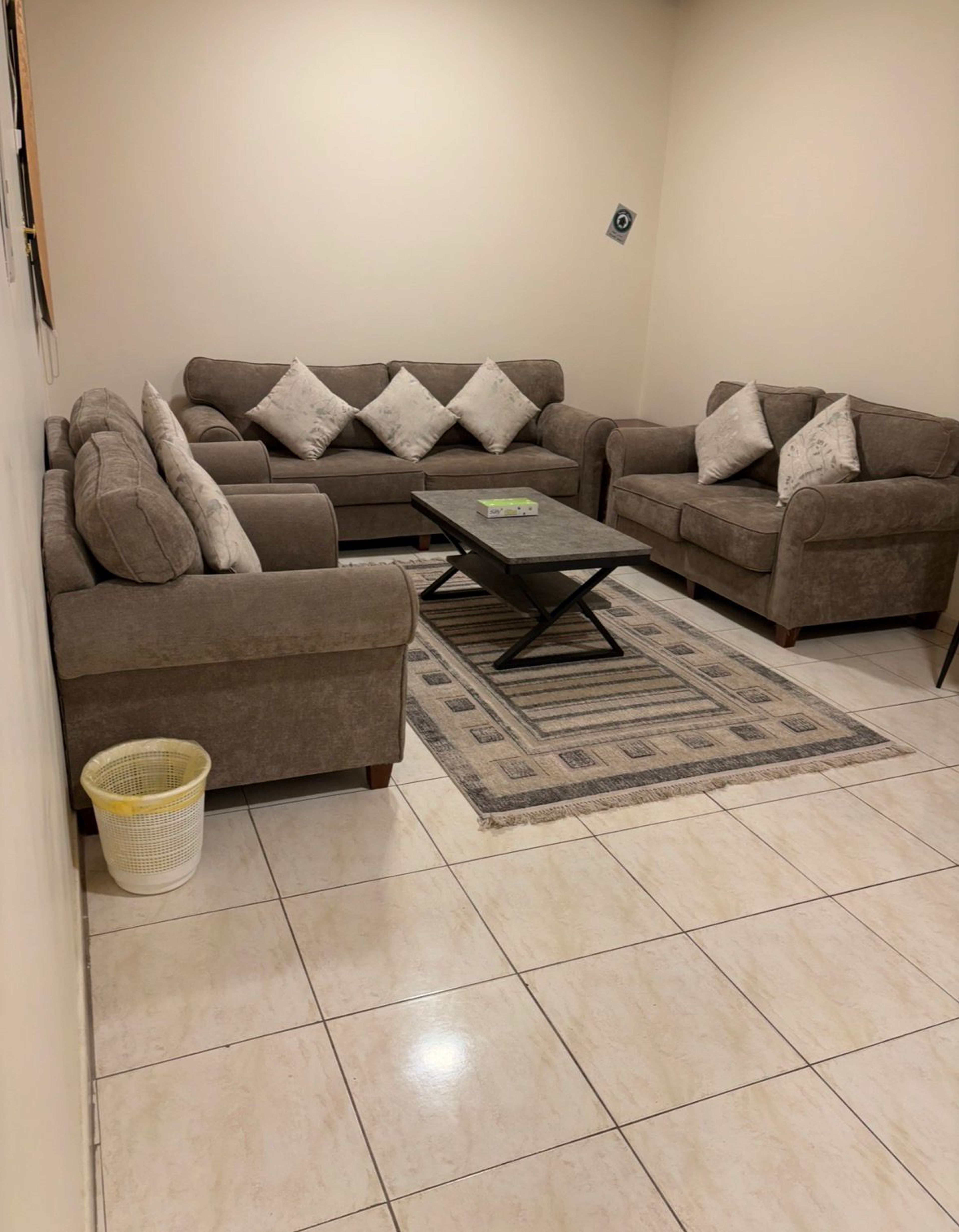 https://img.gathern.co/1400x0/1/t08R5jRq7VM1aTp-IVVta5mub3AACiQ8.jpeg