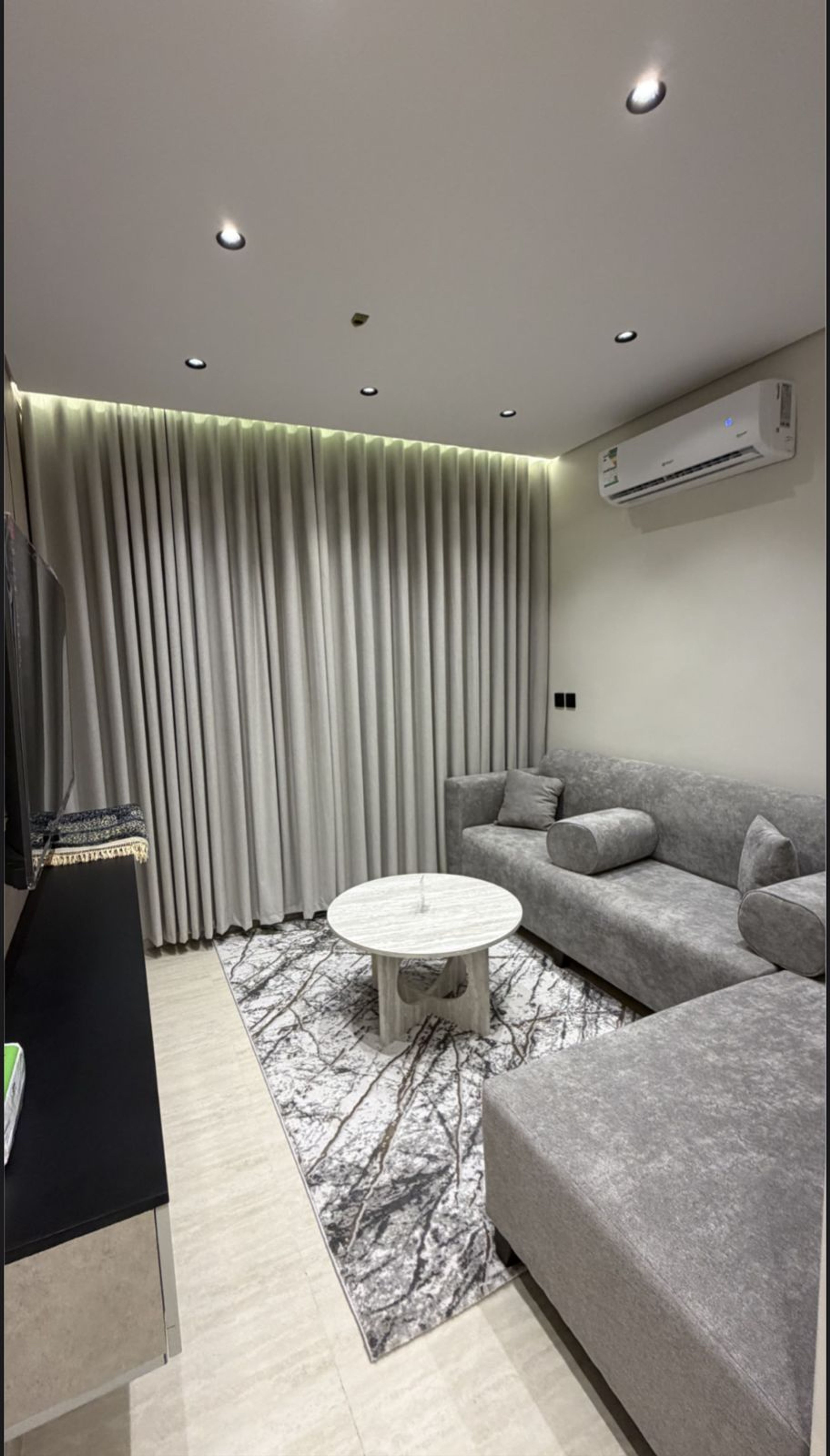 https://img.gathern.co/1400x0/1/t09f5R8lwh1BdqzH5knoB8jI_r07K5Cz.jpeg